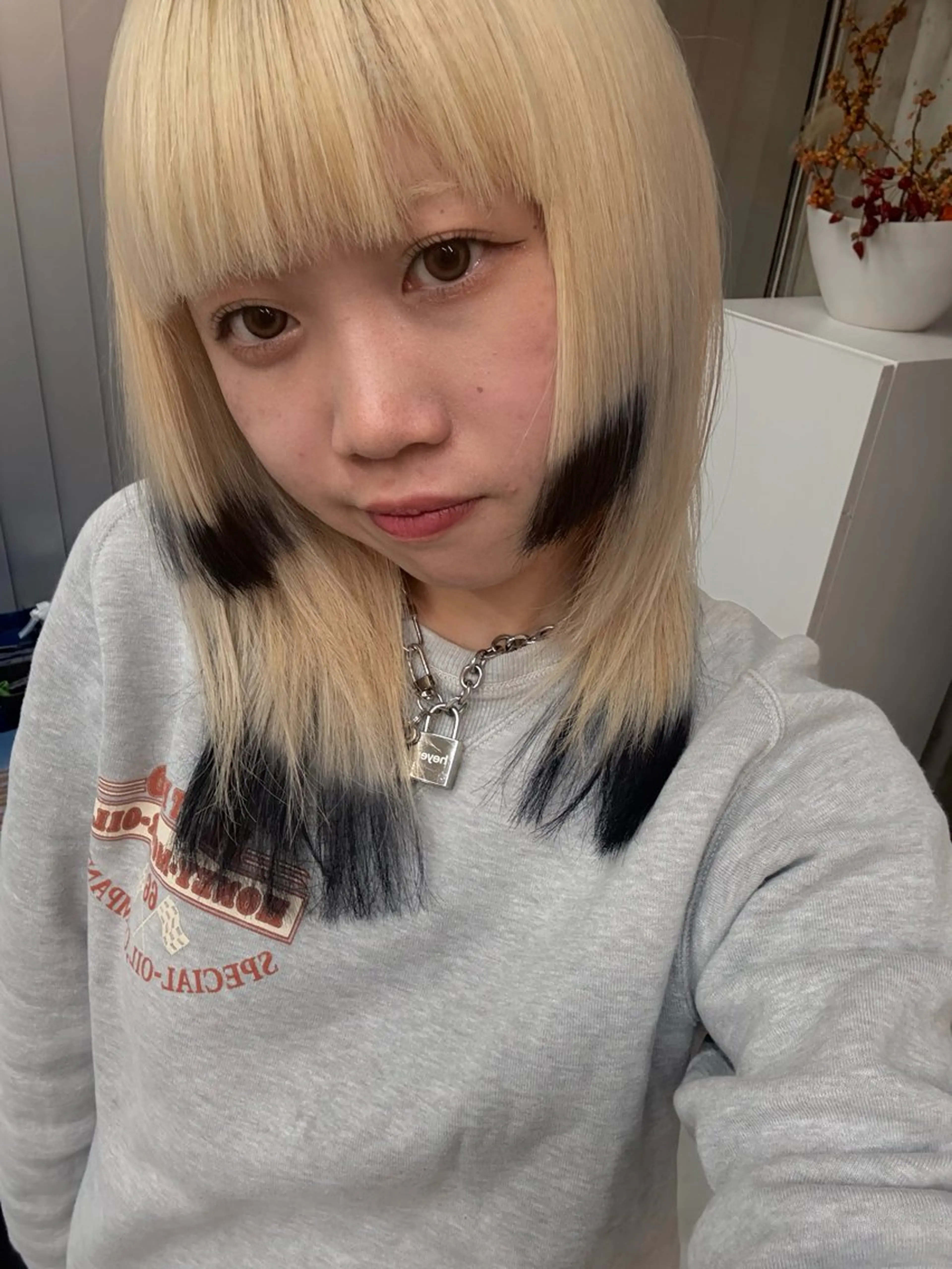 セミロング カラー 姫カット person♡kii マオのヘアスタイル