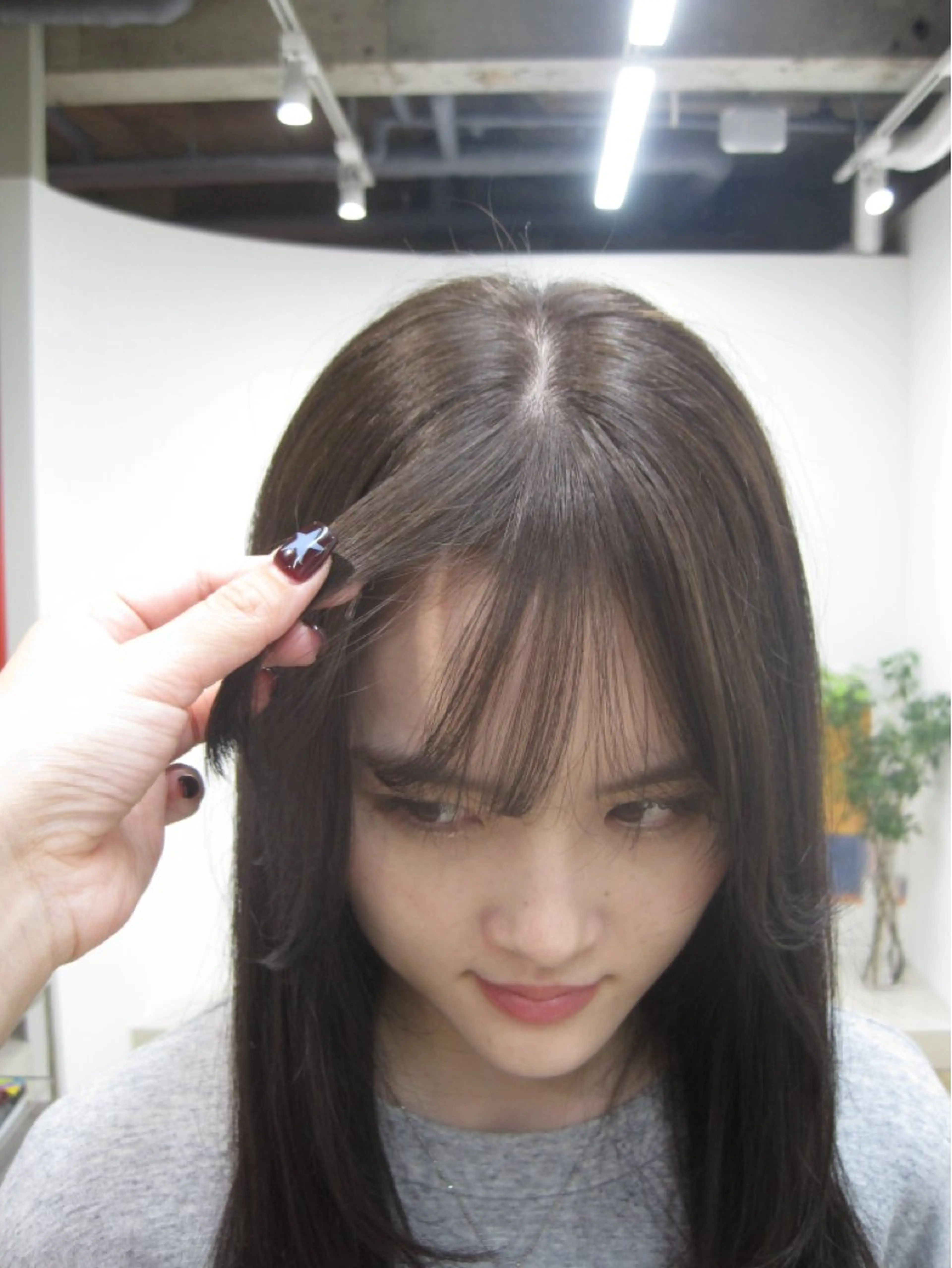 ロング カラー オリーブカラー カット ヘアカラー H I ＮＡのヘアスタイル