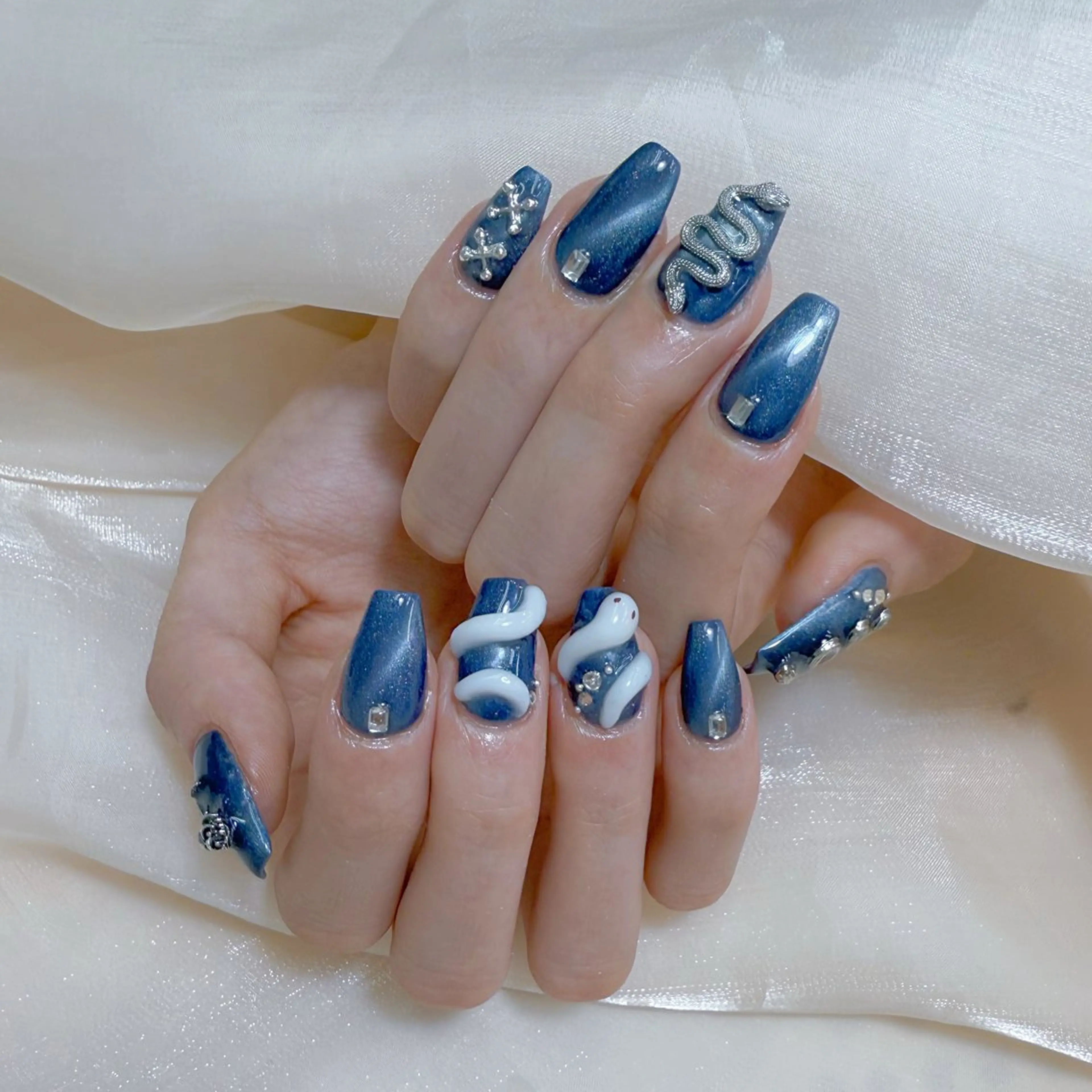 ネイル チークネイル ガーリー ハート キラキラネイル 韓国ネイル ハンドネイル NailPrincess所属・princess スカルプ専門店のネイルデザイン