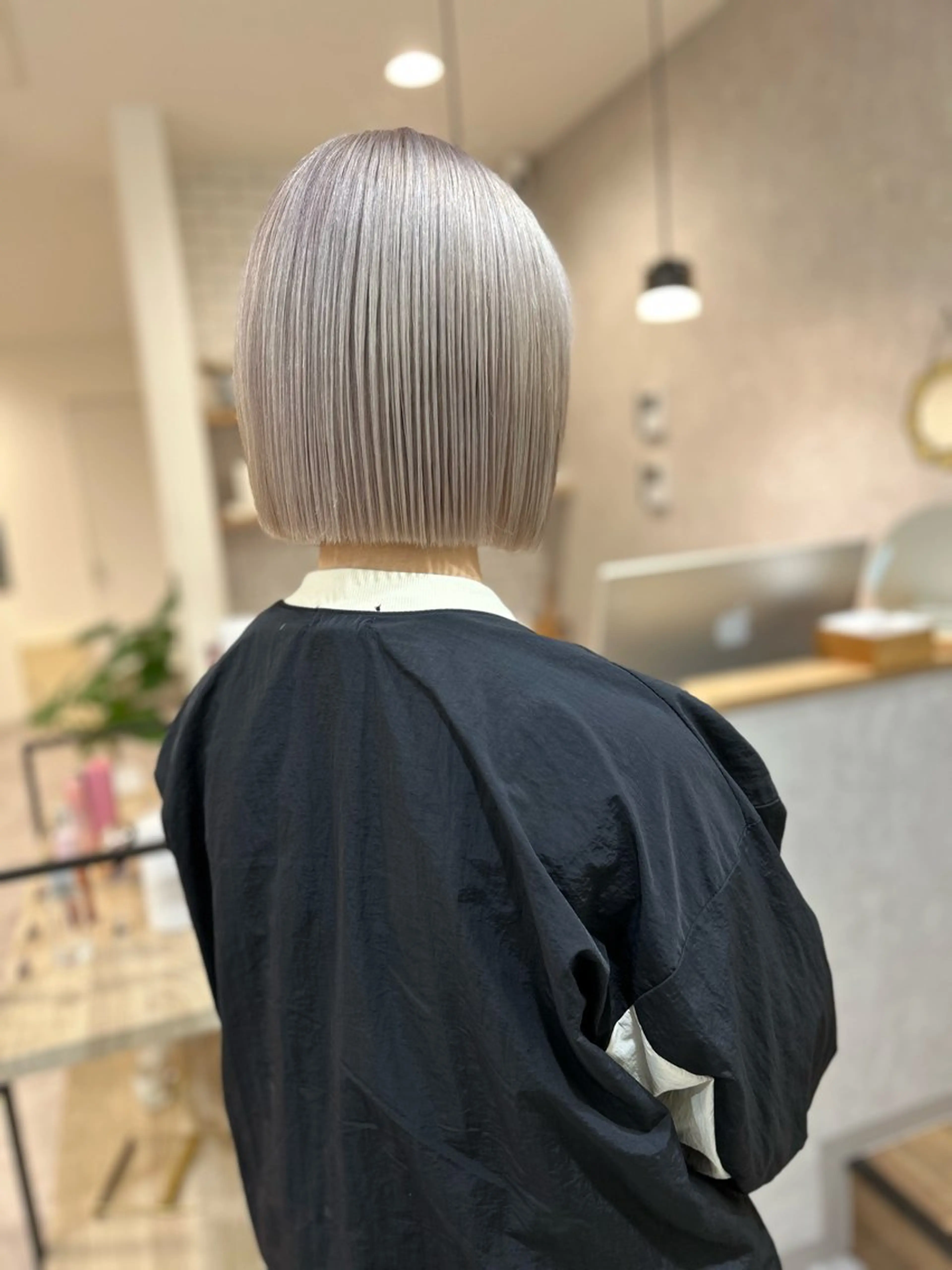 ショート カラー 切りっぱなしボブ ベージュカラー ダブルカラー ホワイトベージュ ボブ ヘアカラー トリートメント ボブ/ハイトーン 立川loose 下田のヘアスタイル