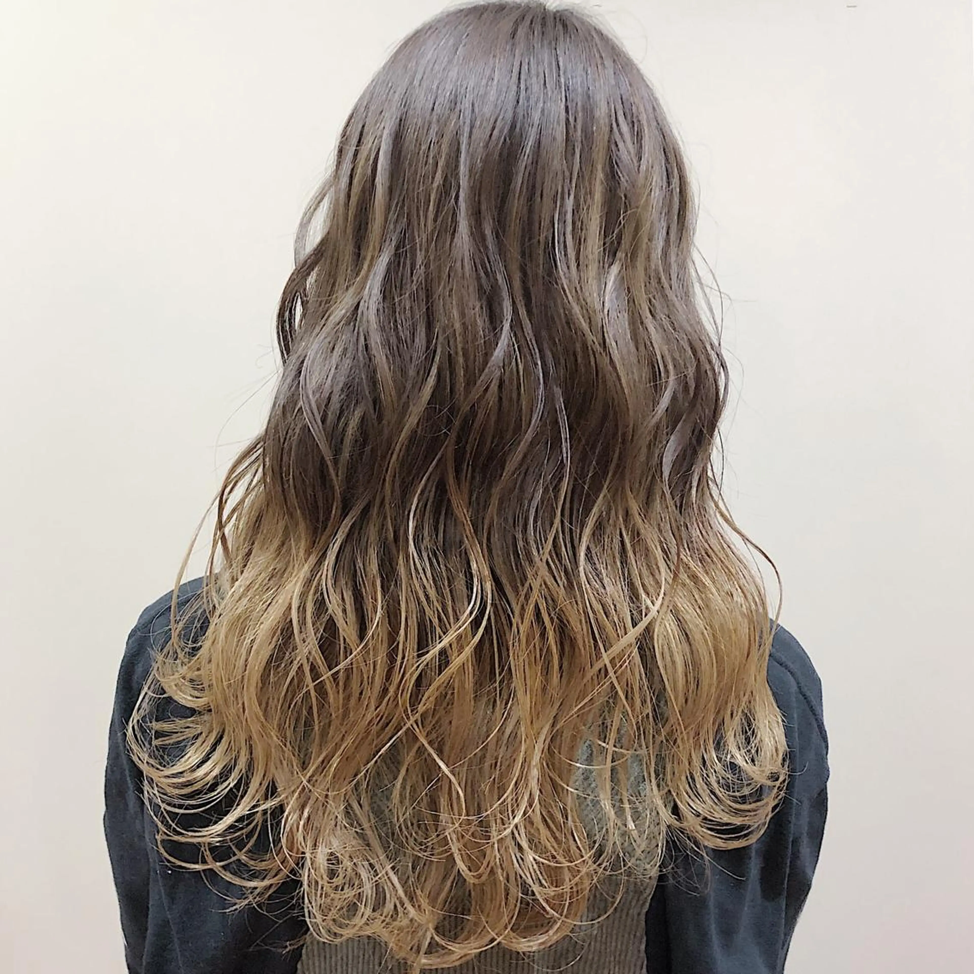 ロング カラー Maria Satoのヘアスタイル