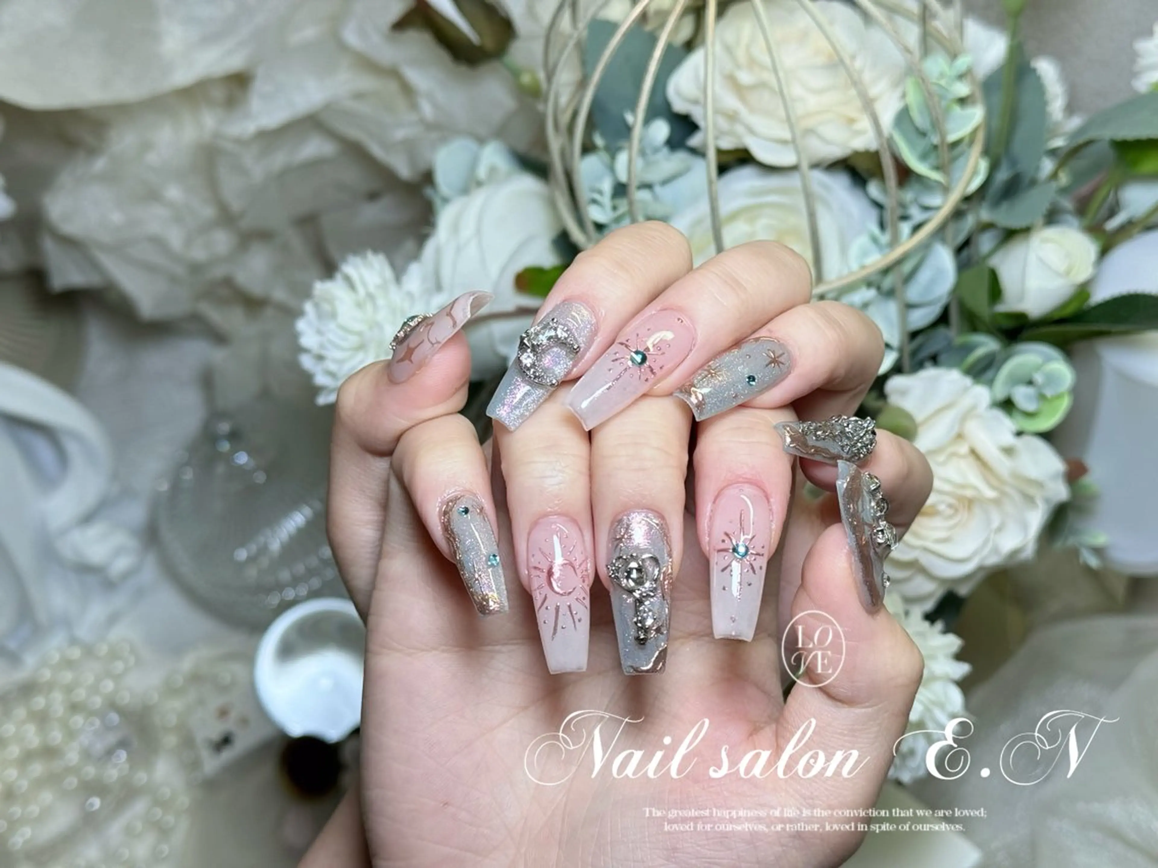 ネイル アートネイル オーロラネイル ガーリー キラキラネイル 韓国ネイル ハンドネイル E.N🦋 長さ出し/持ち込みのネイルデザイン