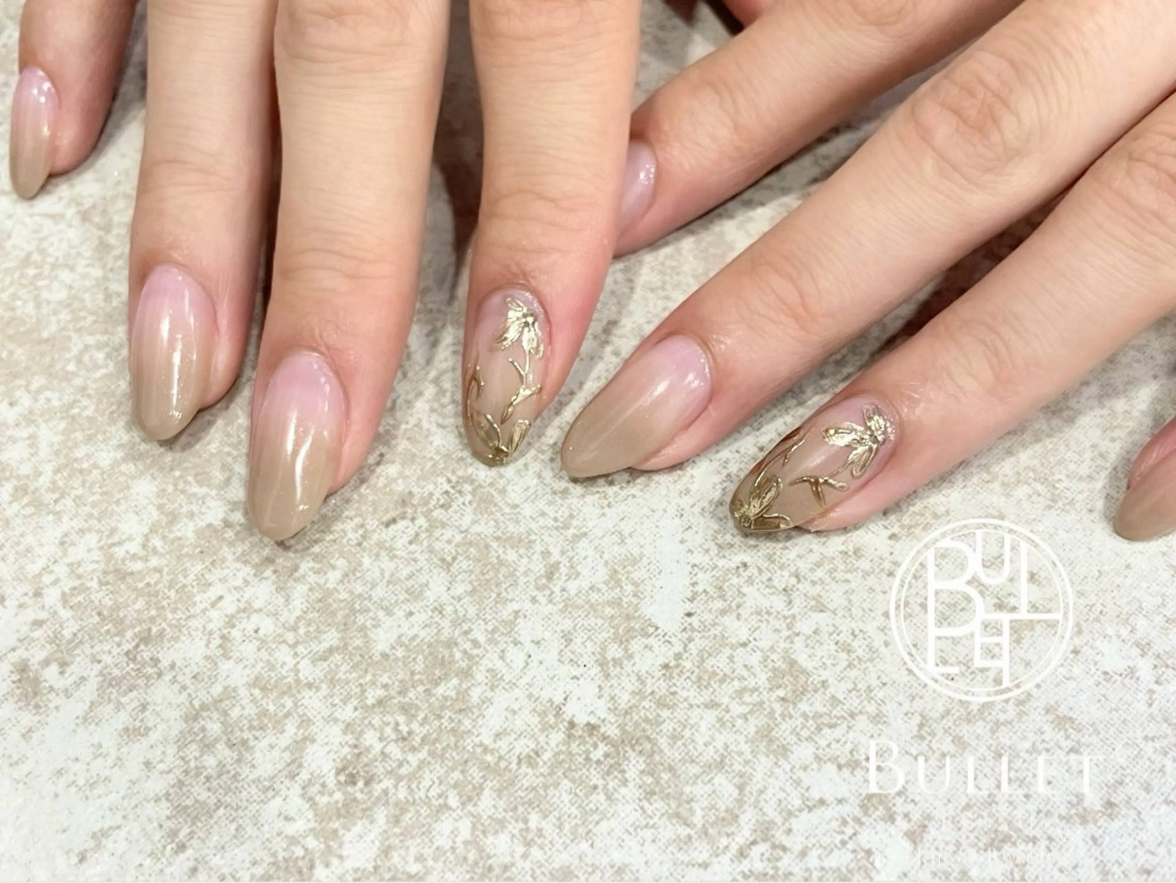 ネイル アートネイル ミラーネイル ミサキ CHIC NAILのネイルデザイン