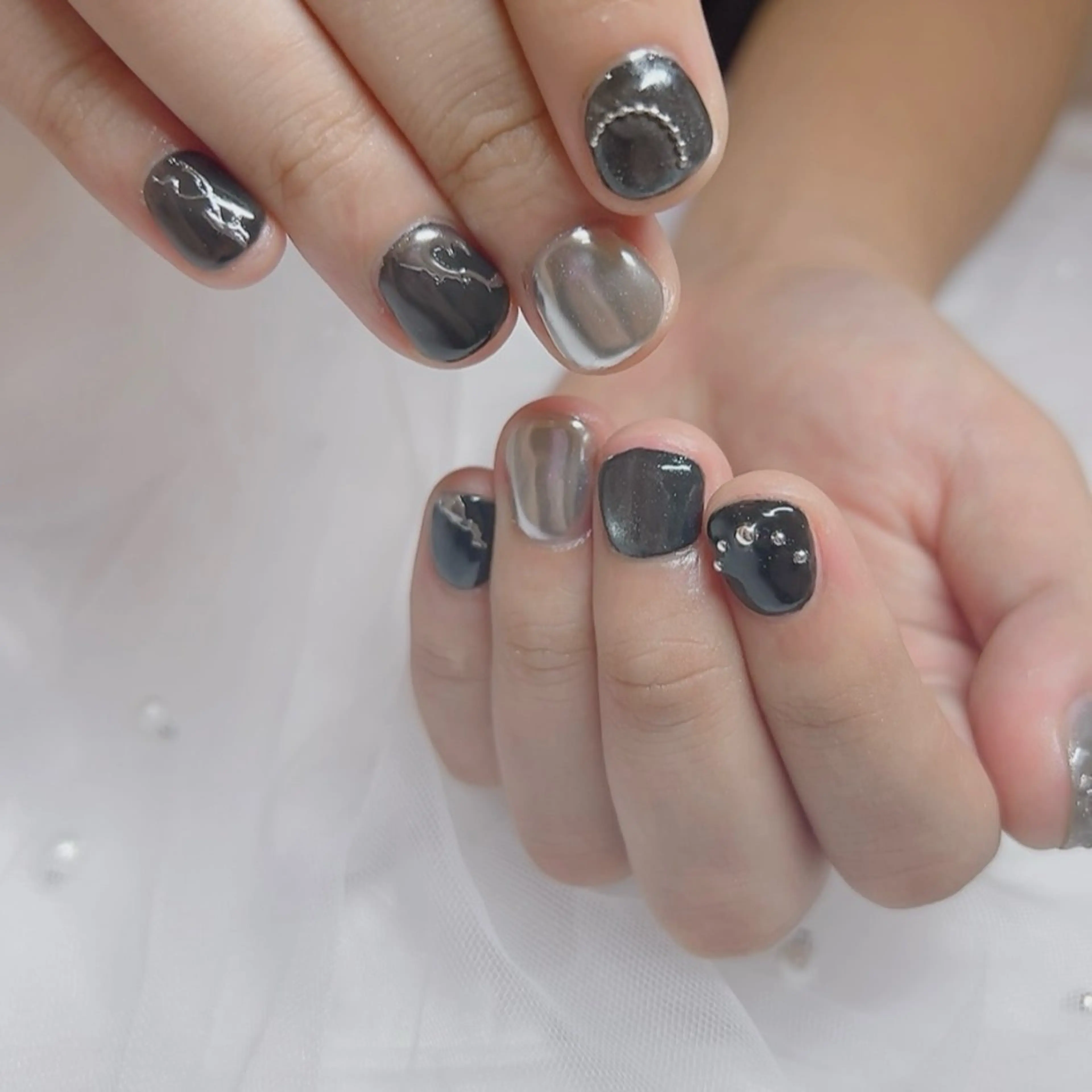 ネイル 持ち込み ハンドネイル Charlie所属・Charlie 🖤のネイルデザイン