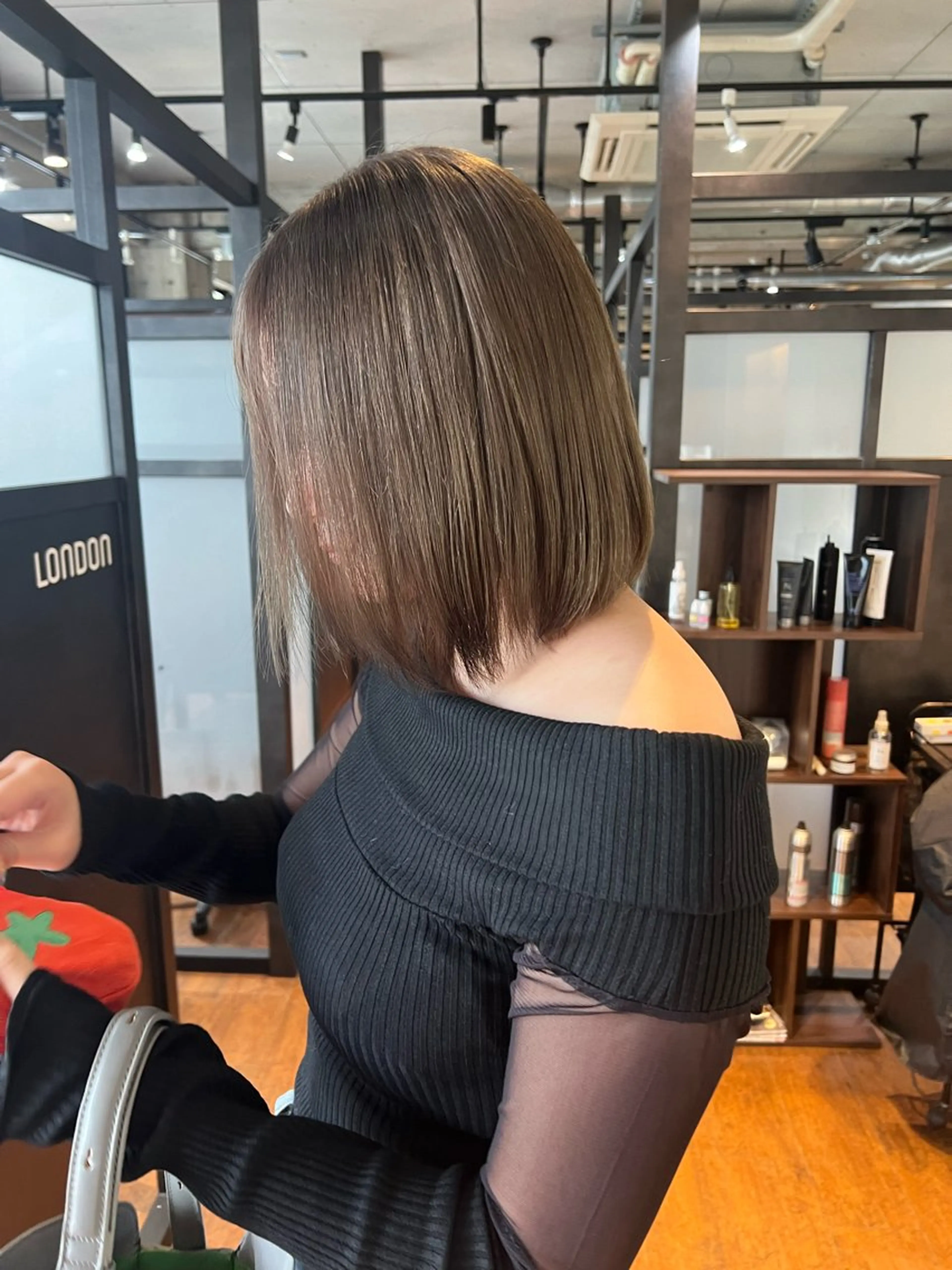 カラー newi TATSUのヘアスタイル