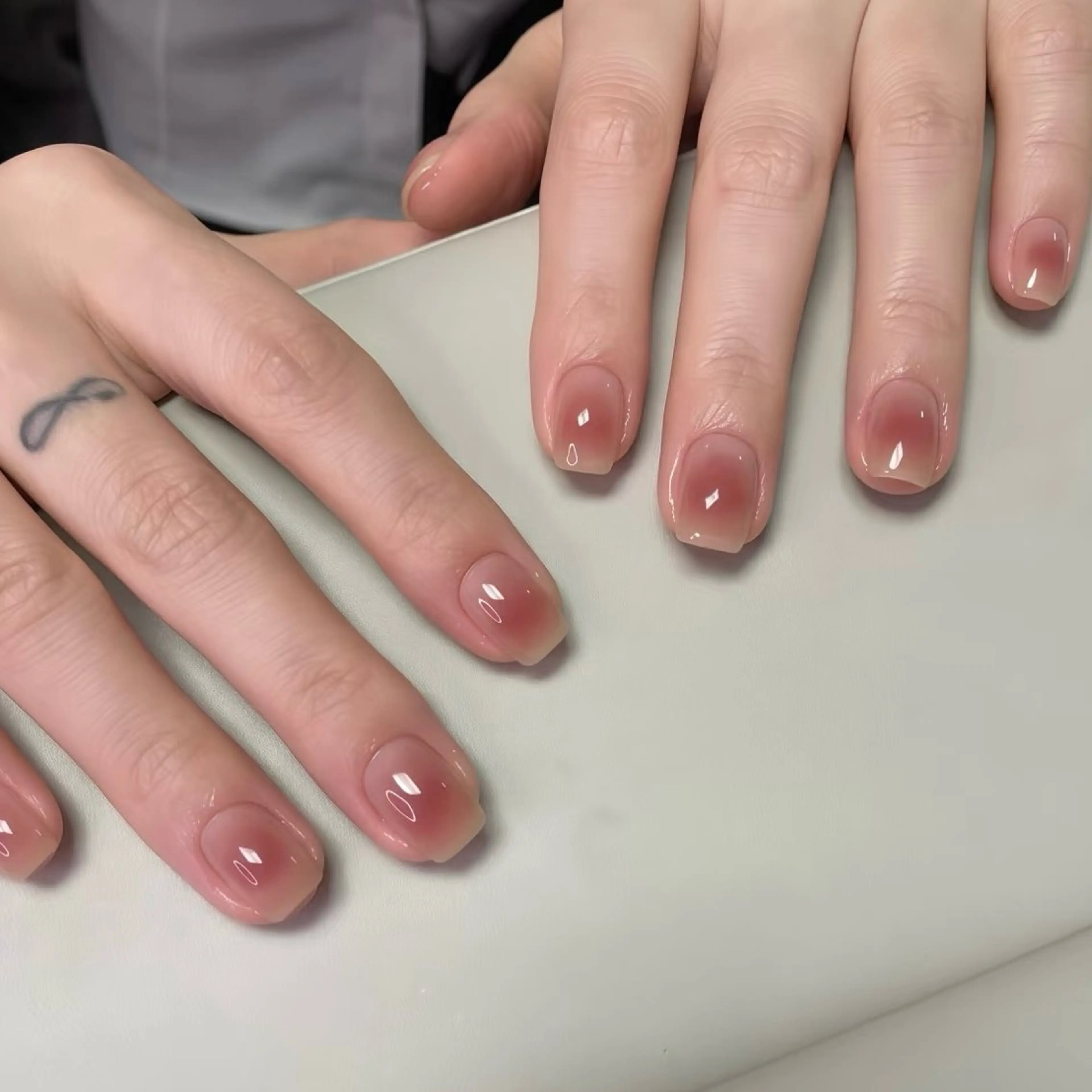 ネイル Nail salon Amoureuse ネイルサロン アムルーズ所属・ネイリスト ミクのネイルデザイン