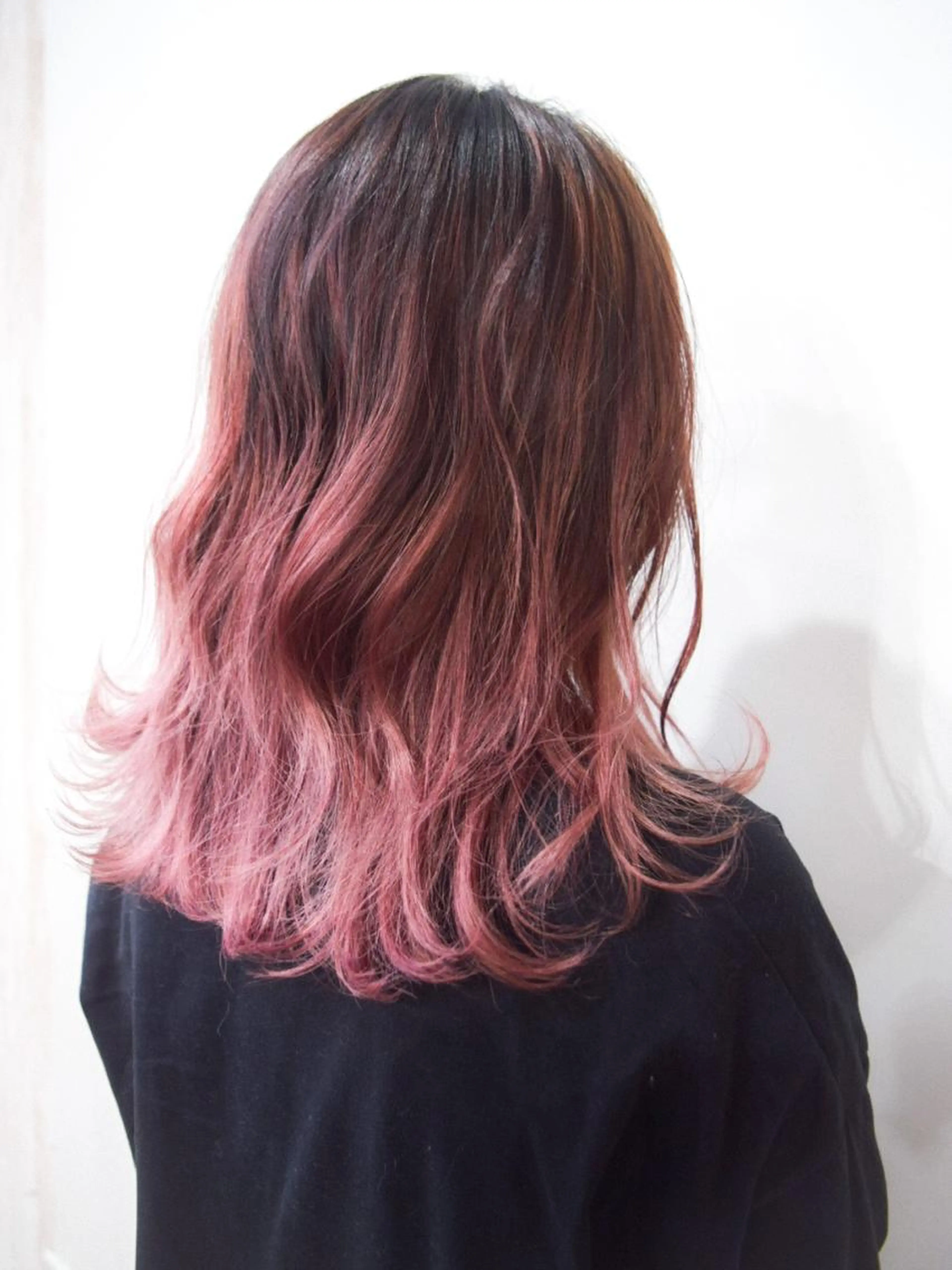 【初カラーにおすすめ】"グラデーション  カラー" ☆ブリーチグラデーション+カラー+色持ちトリートメント☆の写真