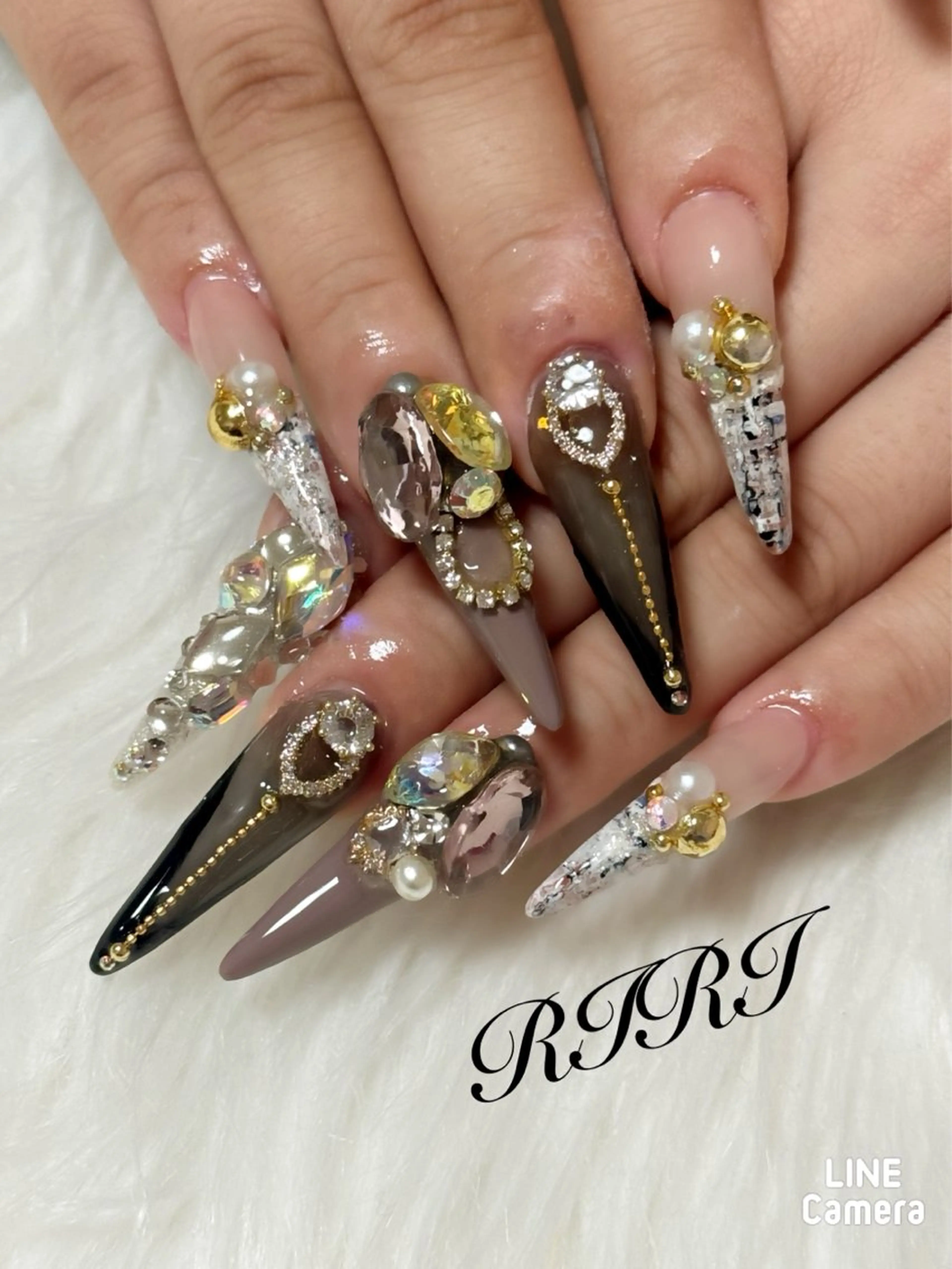 ロング ハンドネイル riri オーナーのネイルデザイン