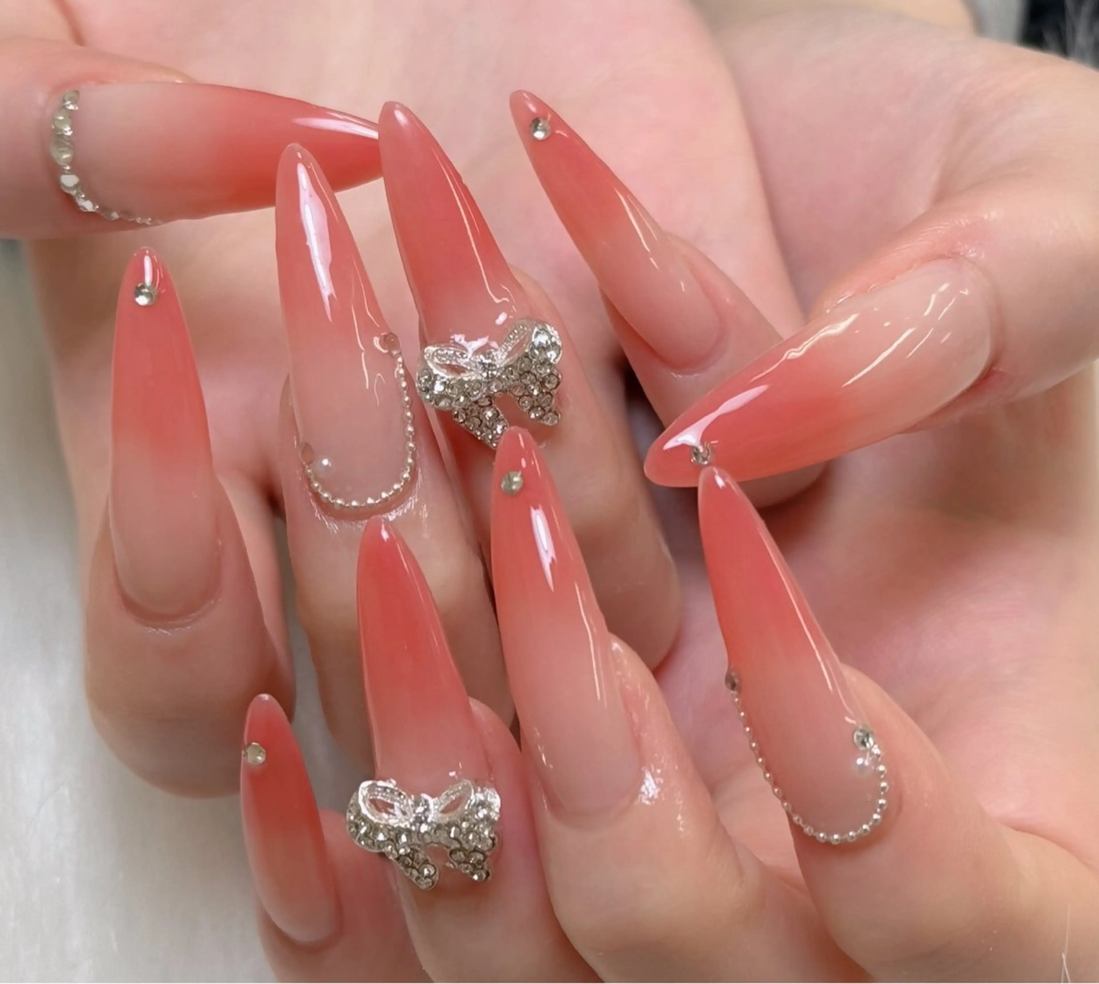 ネイル オーロラネイル フレンチネイル ジェルネイル ハロウィン 韓国ネイル ハンドネイル neco H.babynailのネイルデザイン