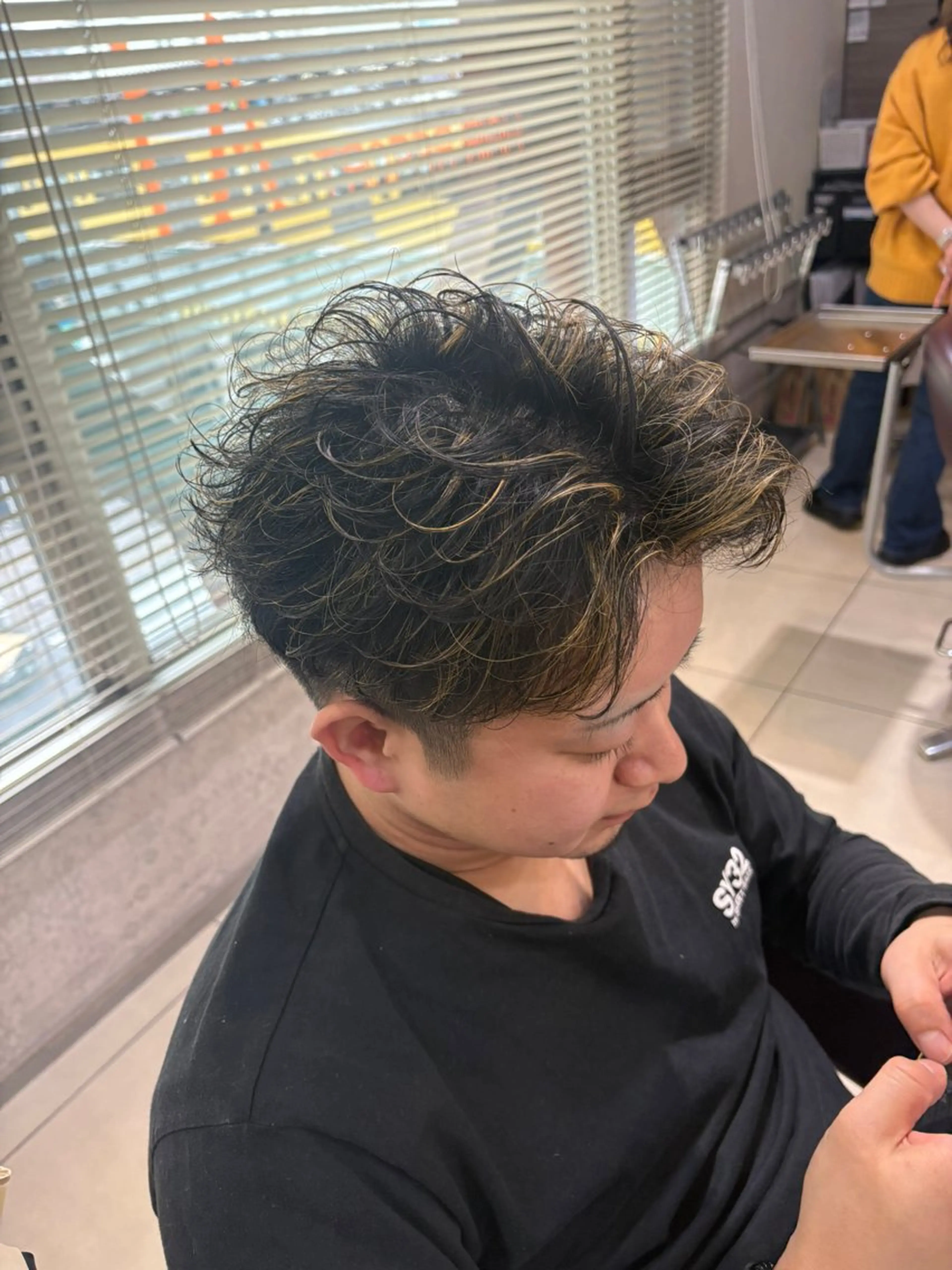 カラー パーマ メンズ フェザーパーマ メンズハイライト メンズパーマ ハイライトカラー フェザーパーマ/ ダブルカラー/藤田のヘアスタイル