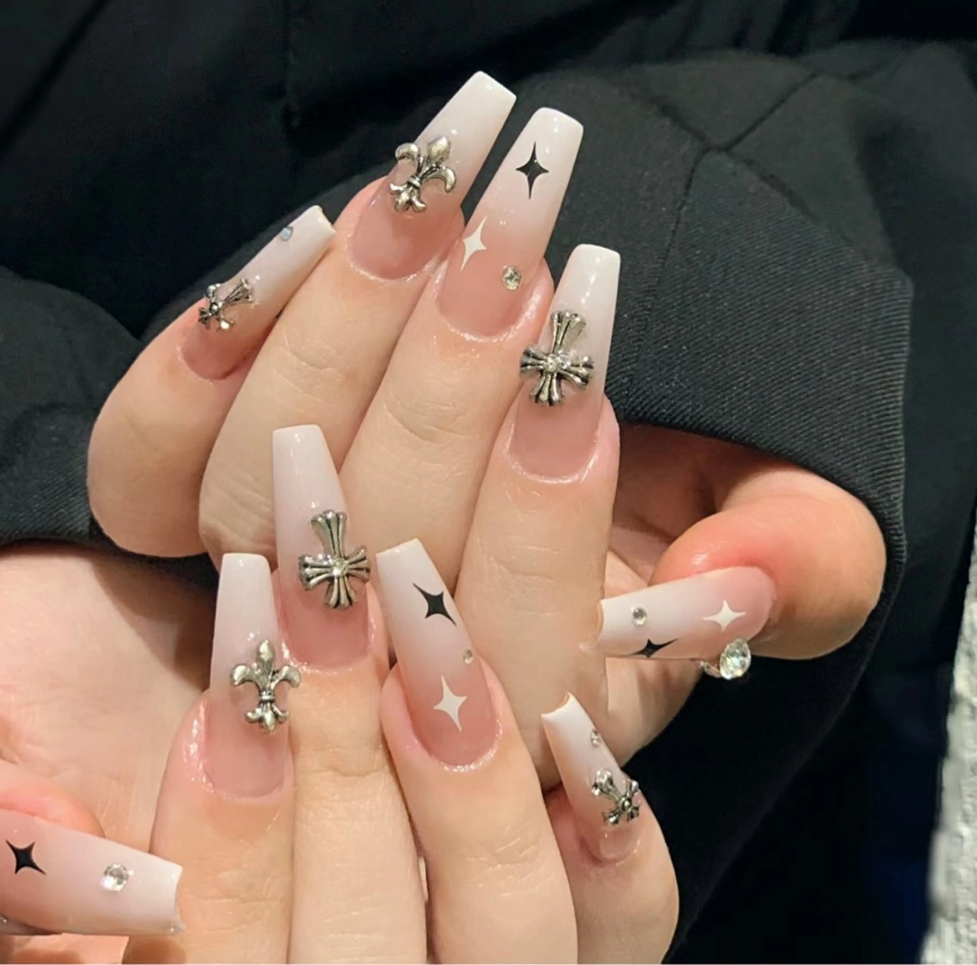 チップ長出し 【スカルプジェル使用】【持ち込みデザイン　】贅沢150分やり放題通常料金17980→￥15980，の写真