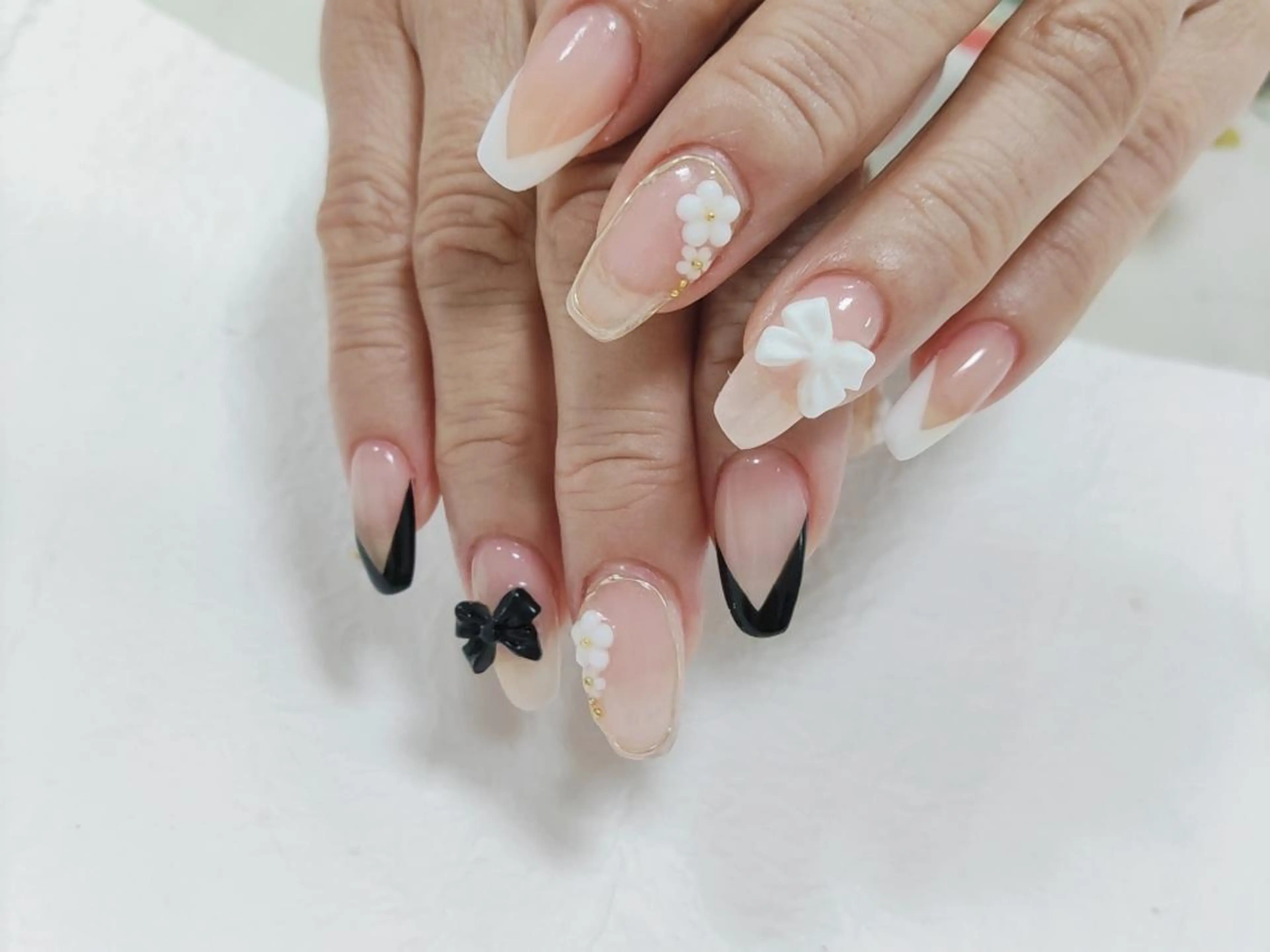 ネイル ハンドネイル E·U·B ネイル所属・横浜市中区曙町 E·U·Bネイルのネイルデザイン