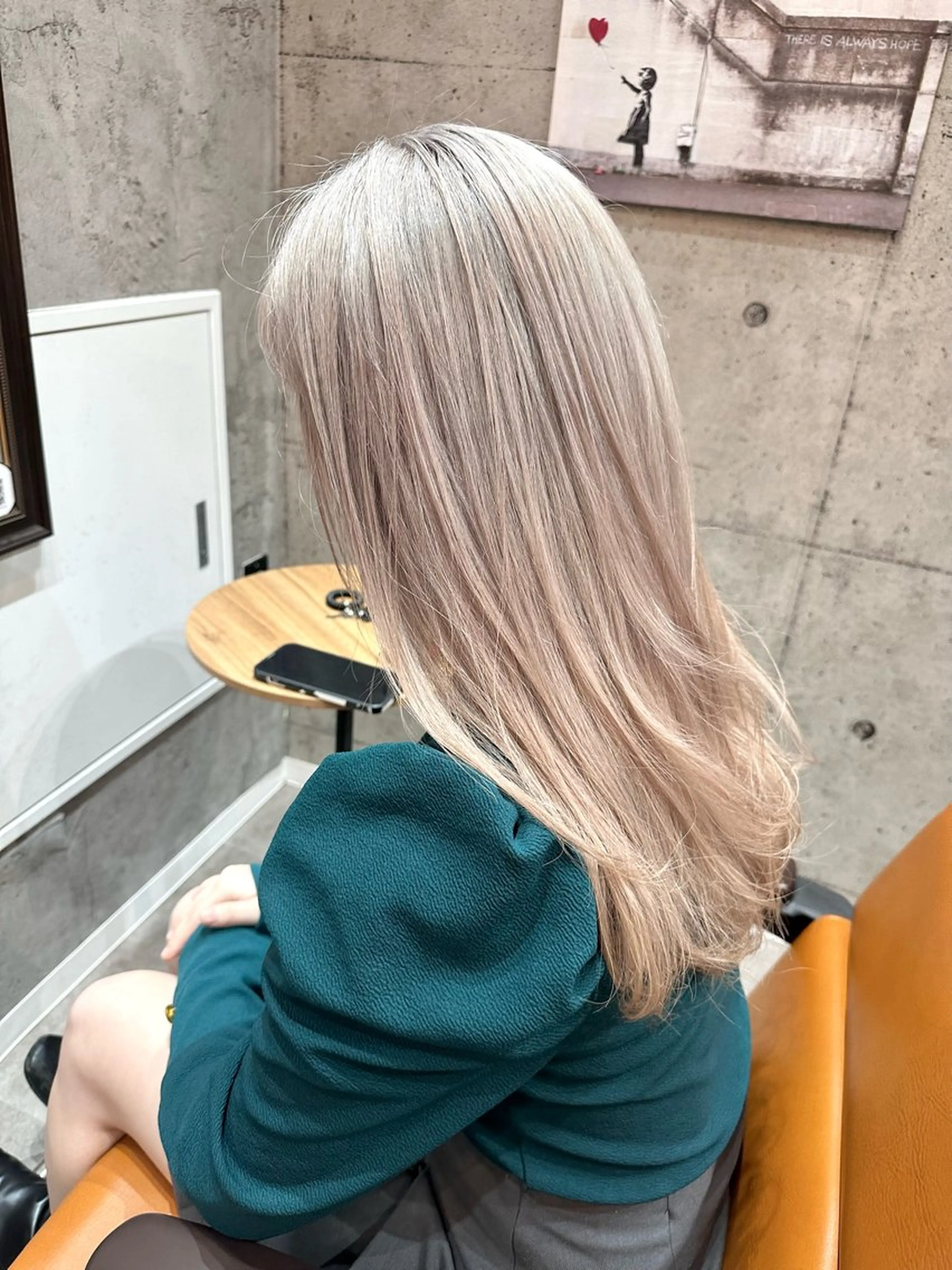 ロング 🔷ブリーチバレイヤ ージュ🔷飯野達也のヘアスタイル