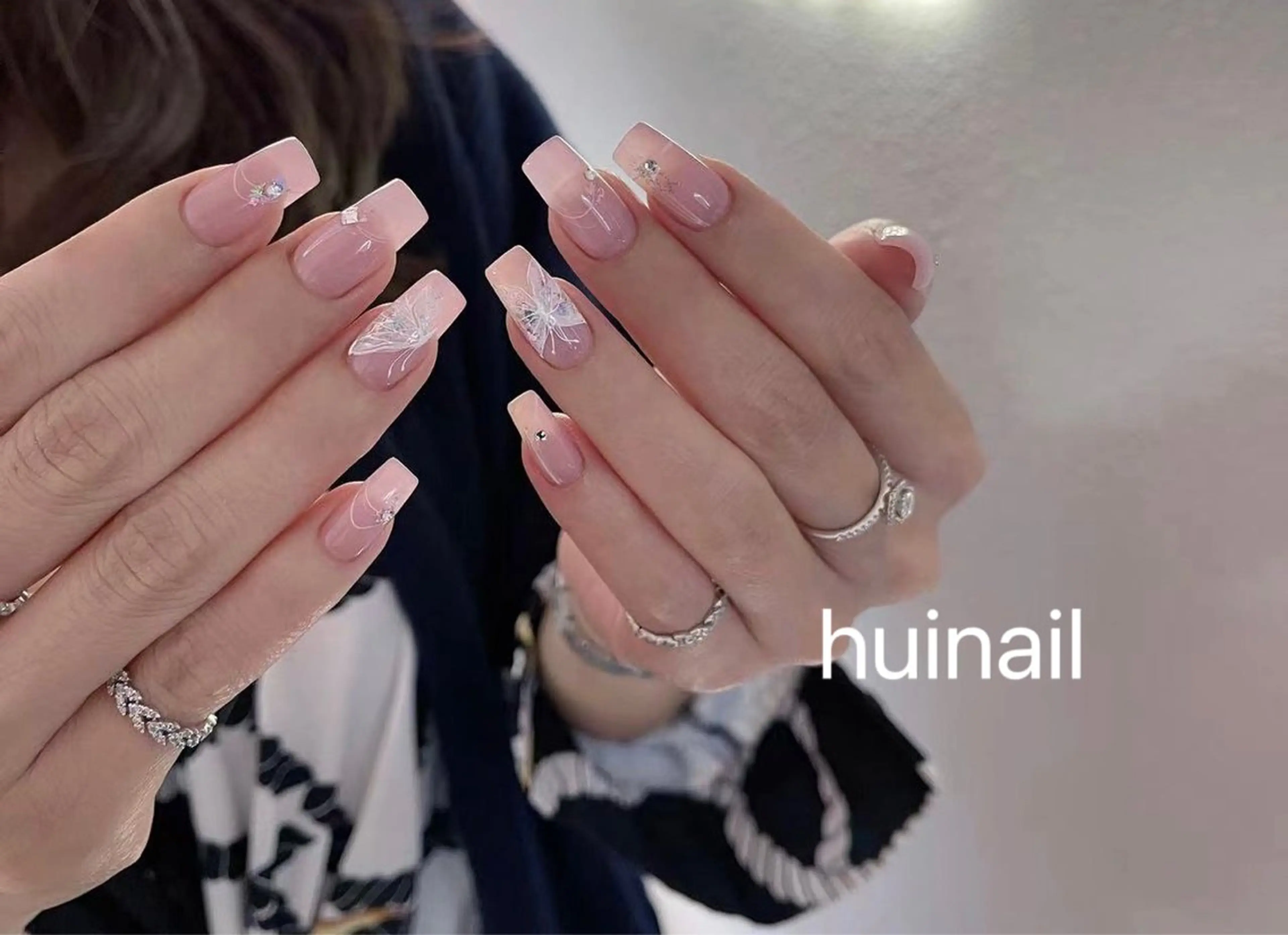 ミディアム めぐみのネイルサロン 惠のネイルデザイン