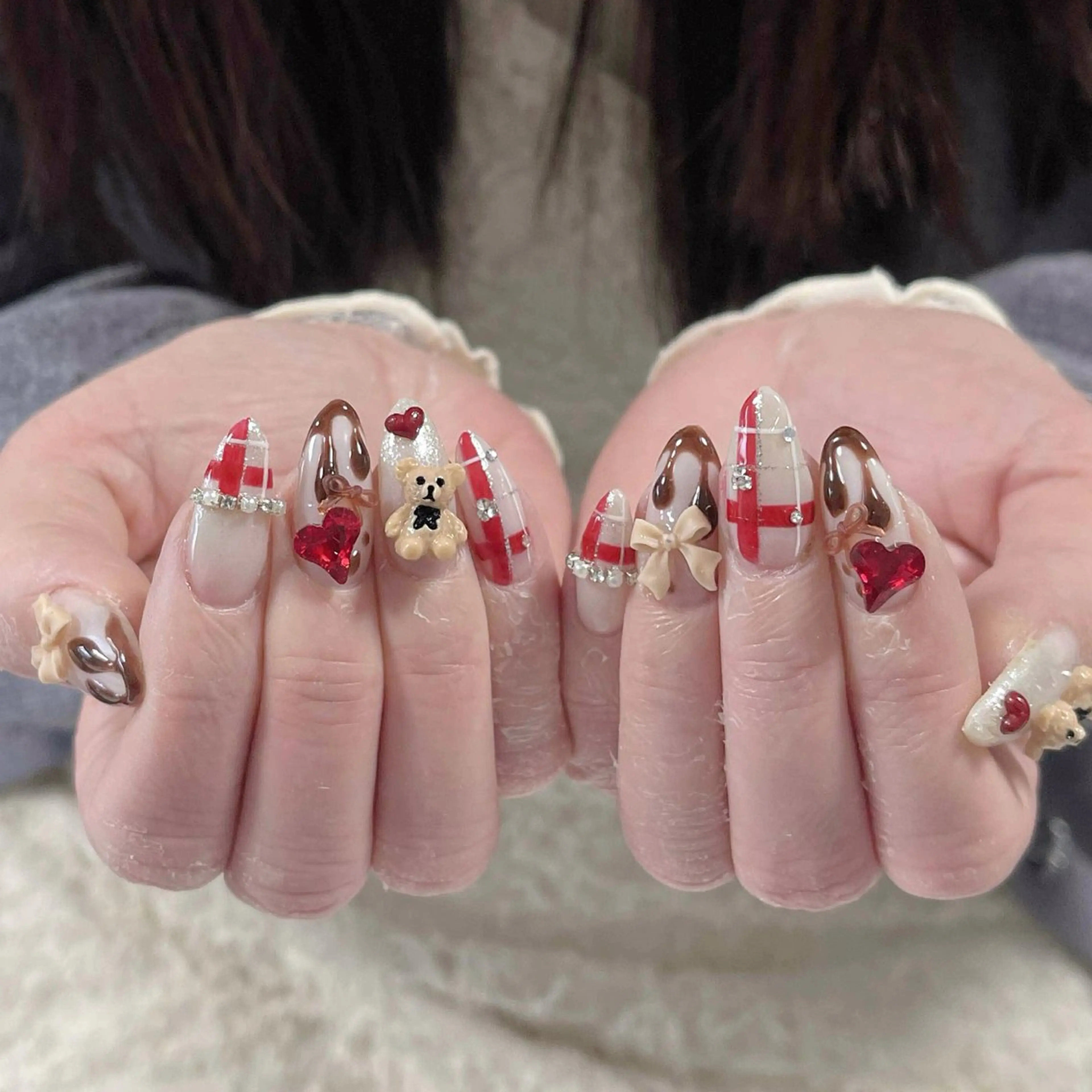 ネイル オーロラネイル クリアネイル 成人式 フラッシュネイル ジェルネイル ハンドネイル Amee Nail Salonのネイルデザイン