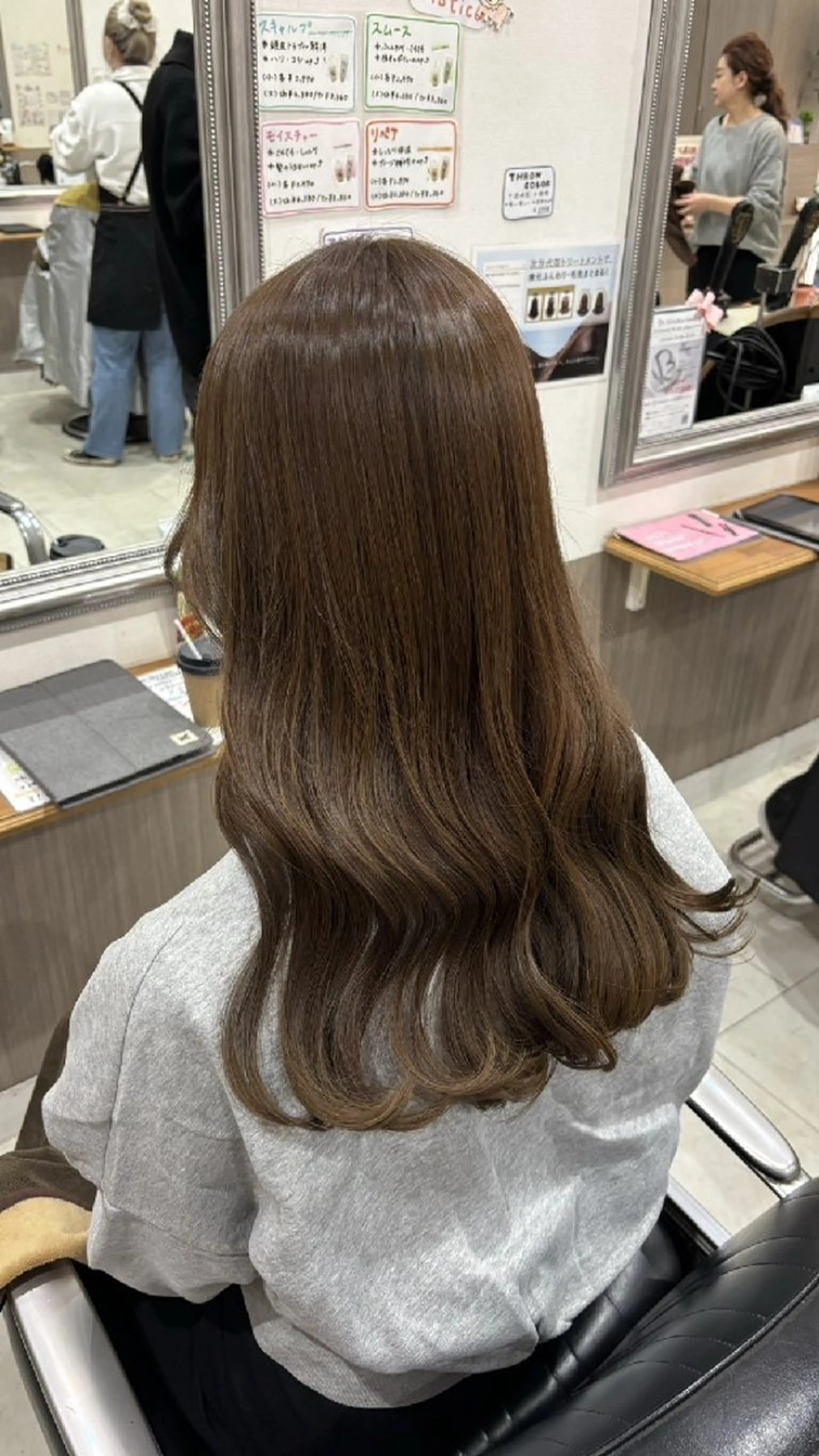 カラー 暖色🍎透明感カラー 🩵小林かりんのヘアスタイル