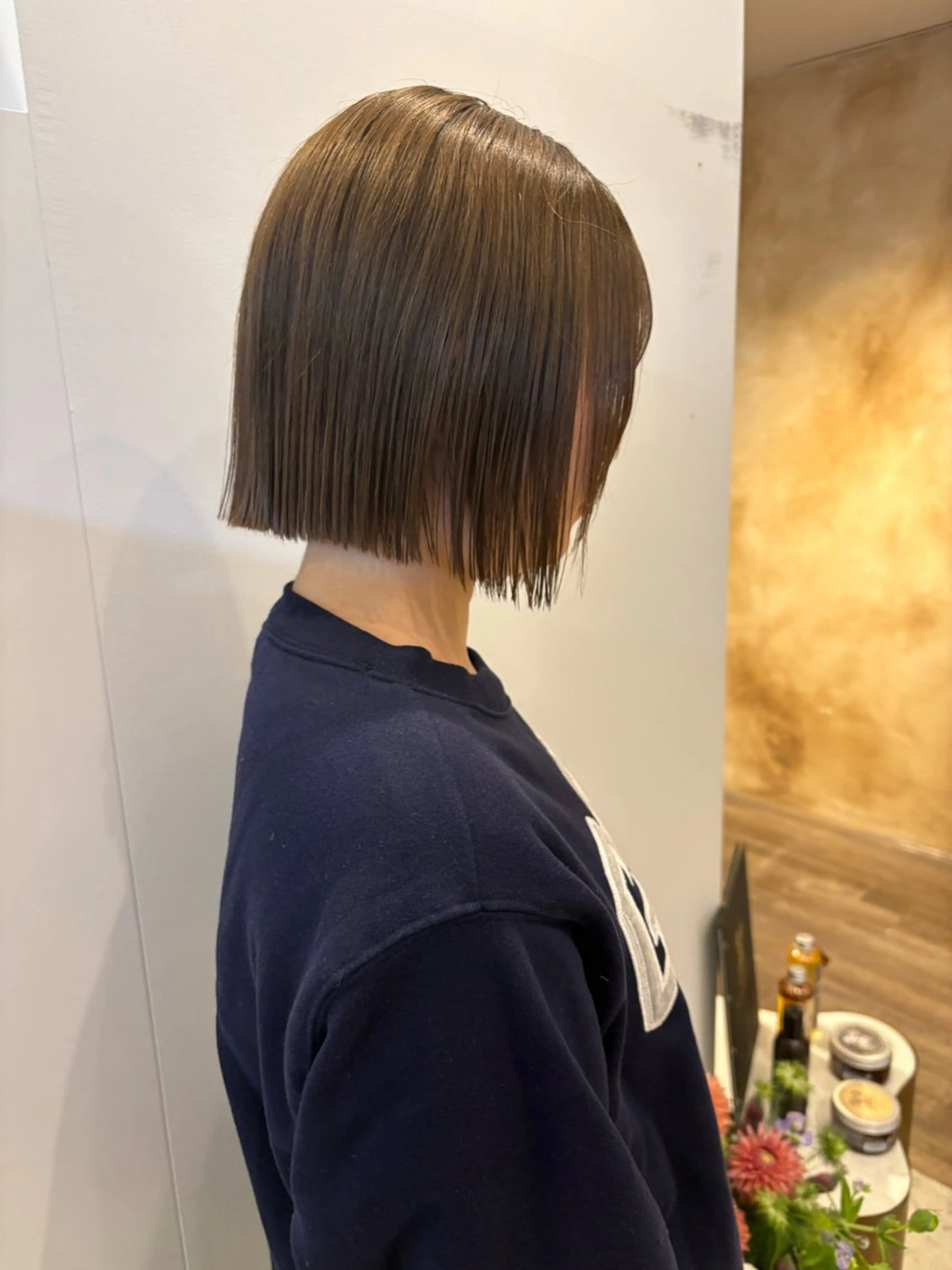 ミディアム ボブ カット lot Kanau ハイトーン／デザインのヘアスタイル