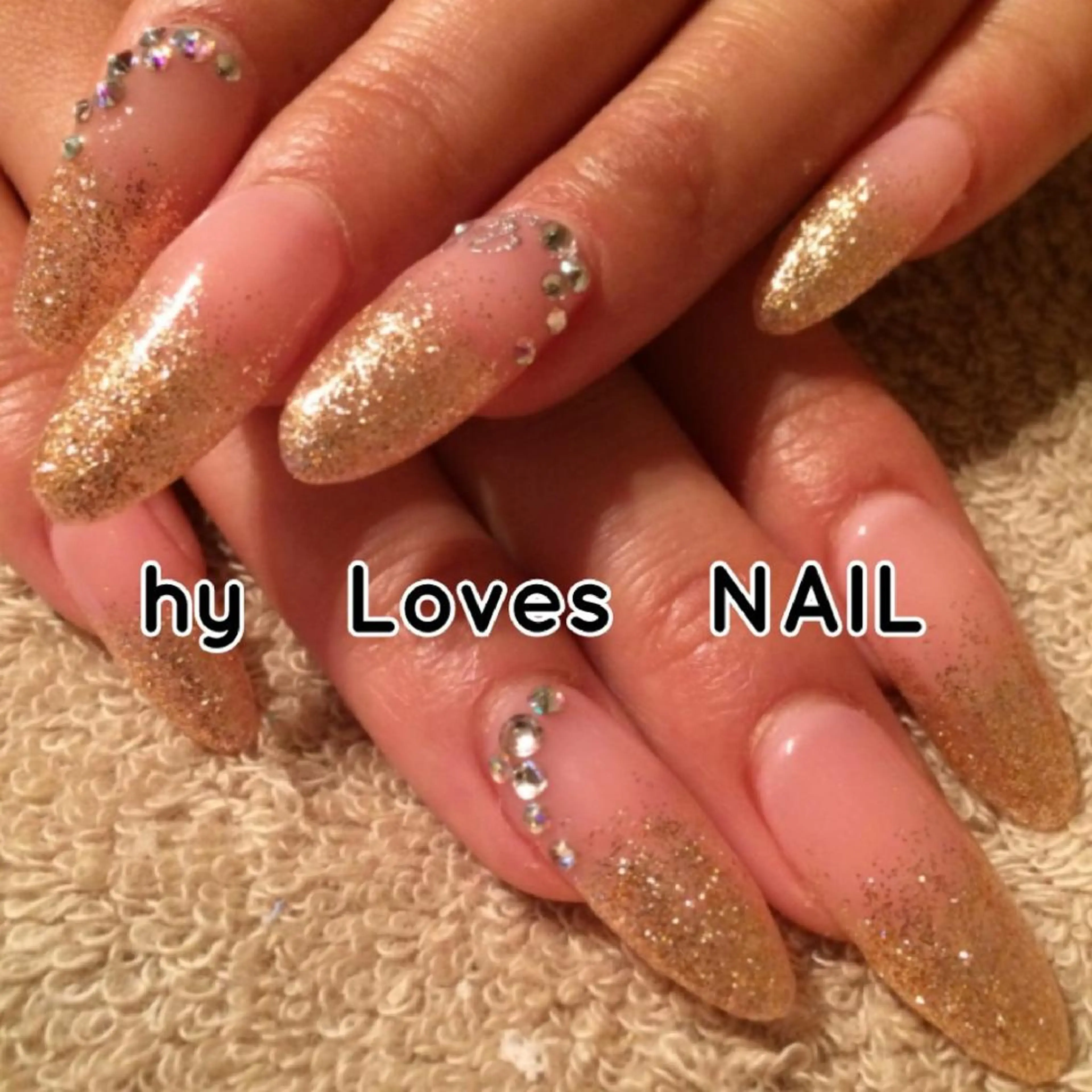 ネイル ゴールド グラデーション ラメ(グリッター) シンプルネイル ストーンネイル ハンドネイル よしだ ひろきのネイルデザイン