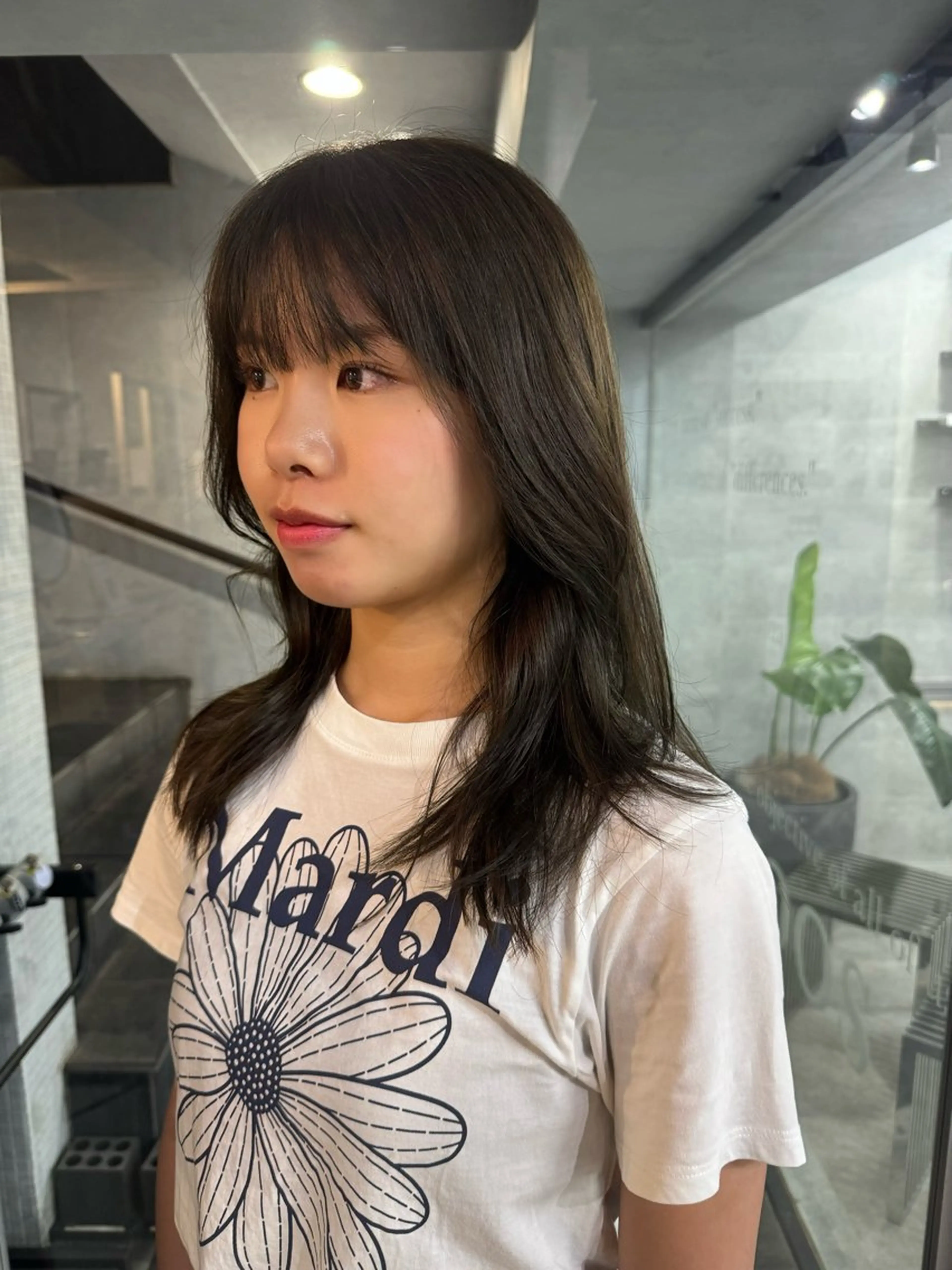 セミロング カラー あなたのお悩み改善" You"💚❤️💛のヘアスタイル