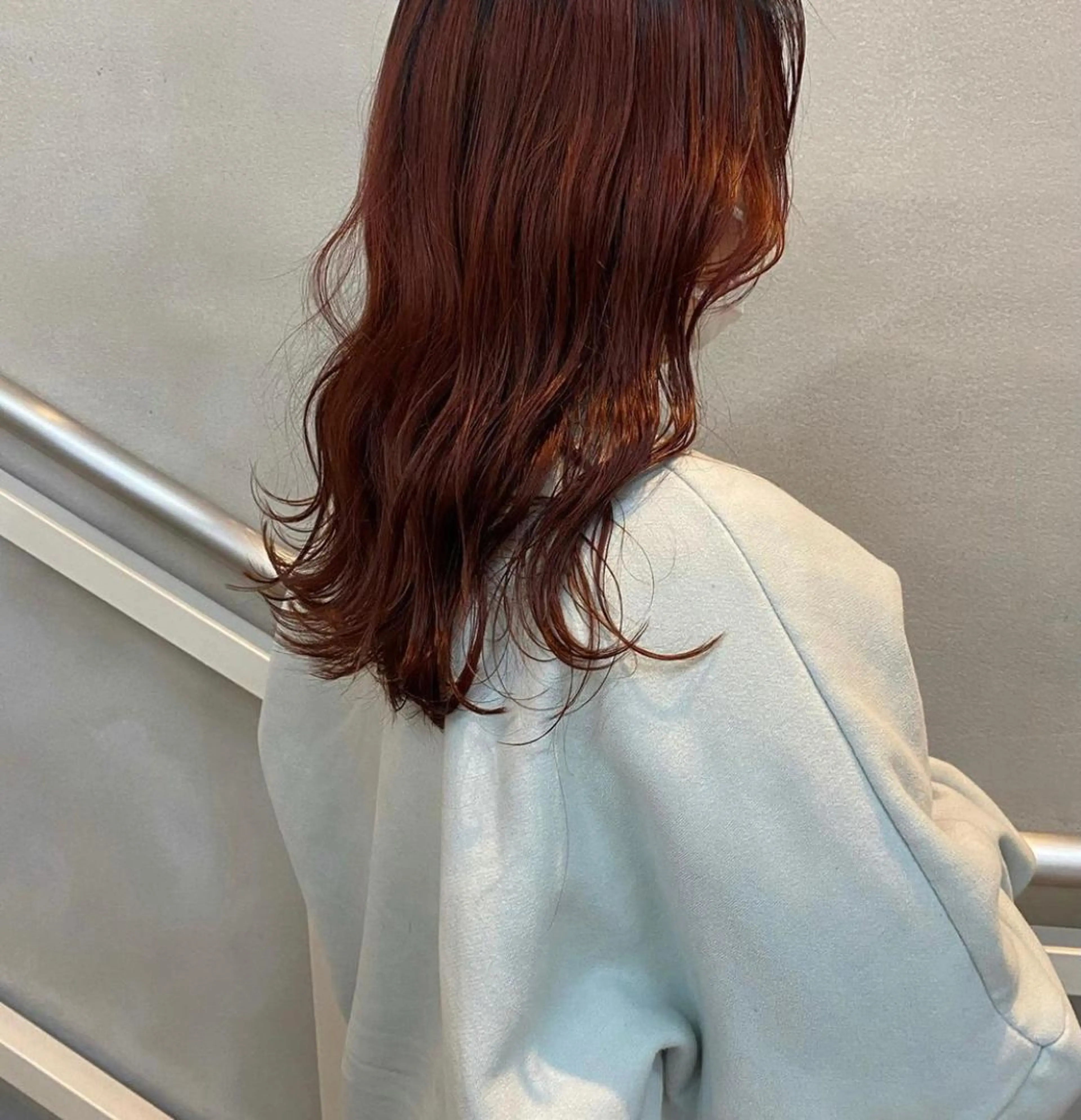 セミロング カラー レッドカラー カット 縮毛矯正 トリートメント ウルフカット 811 大阪梅田 ウルフのヘアスタイル