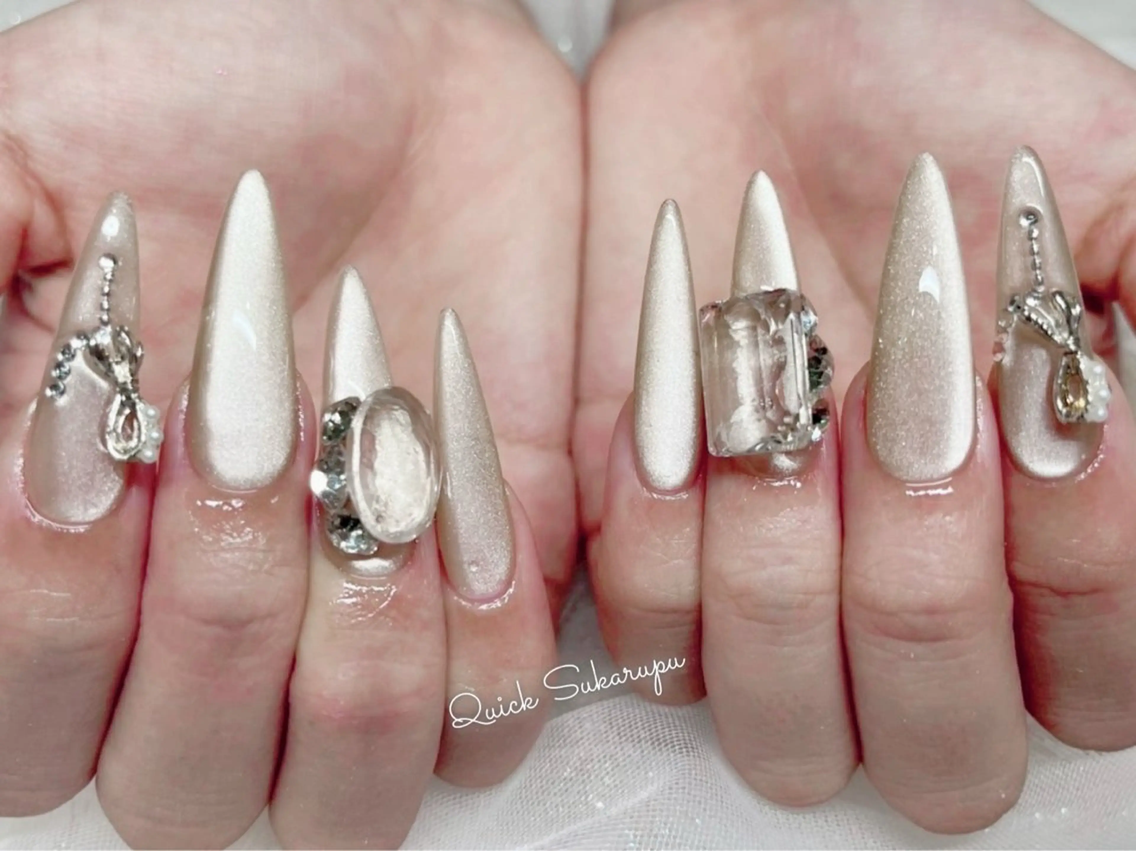 ロング ハンドネイル Quick Sukarupu 高田馬場店所属・Quick Sukarupuのネイルデザイン