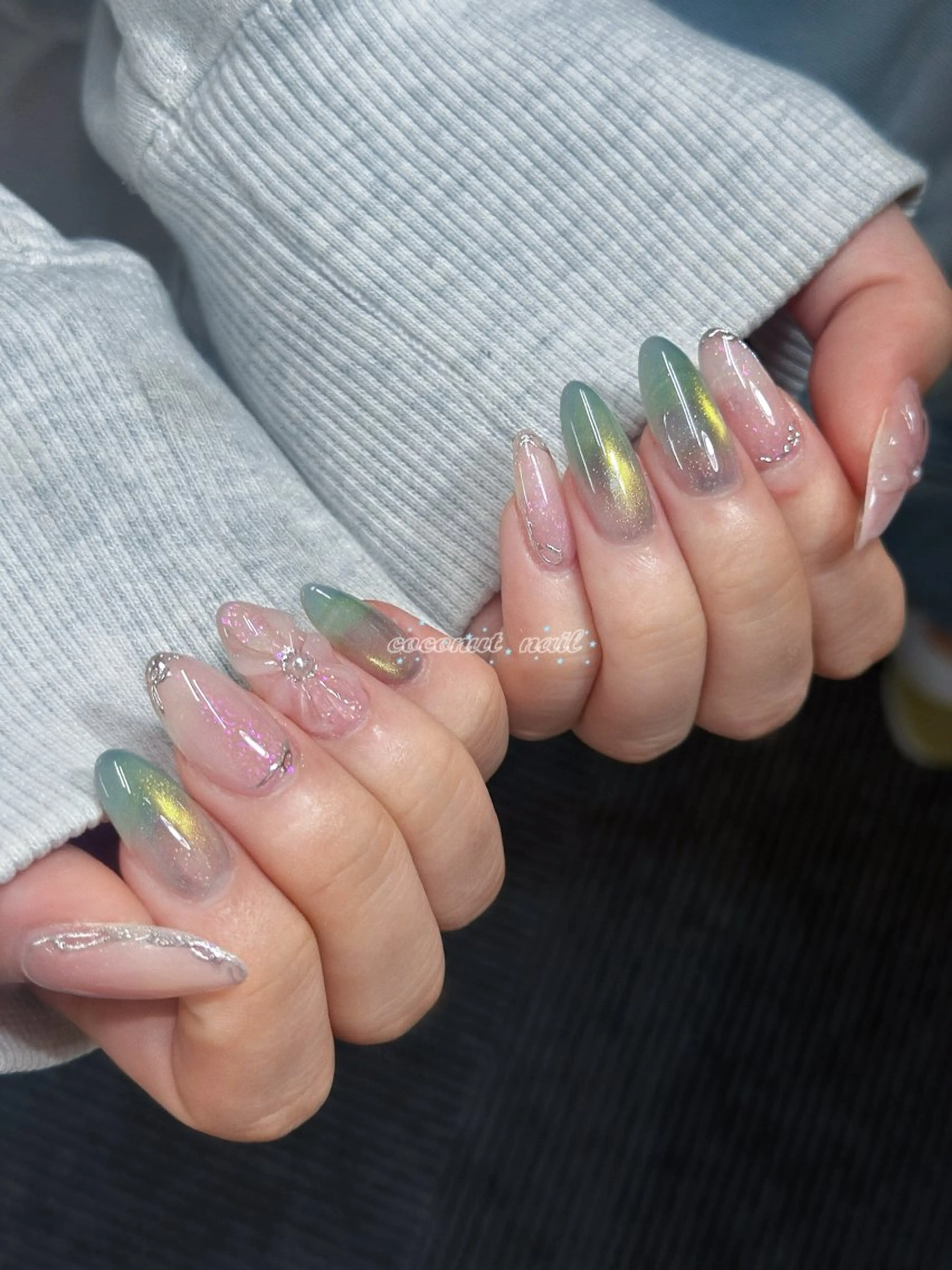 ネイル ココナッツネイル 四ツ谷店 ツキのネイルデザイン