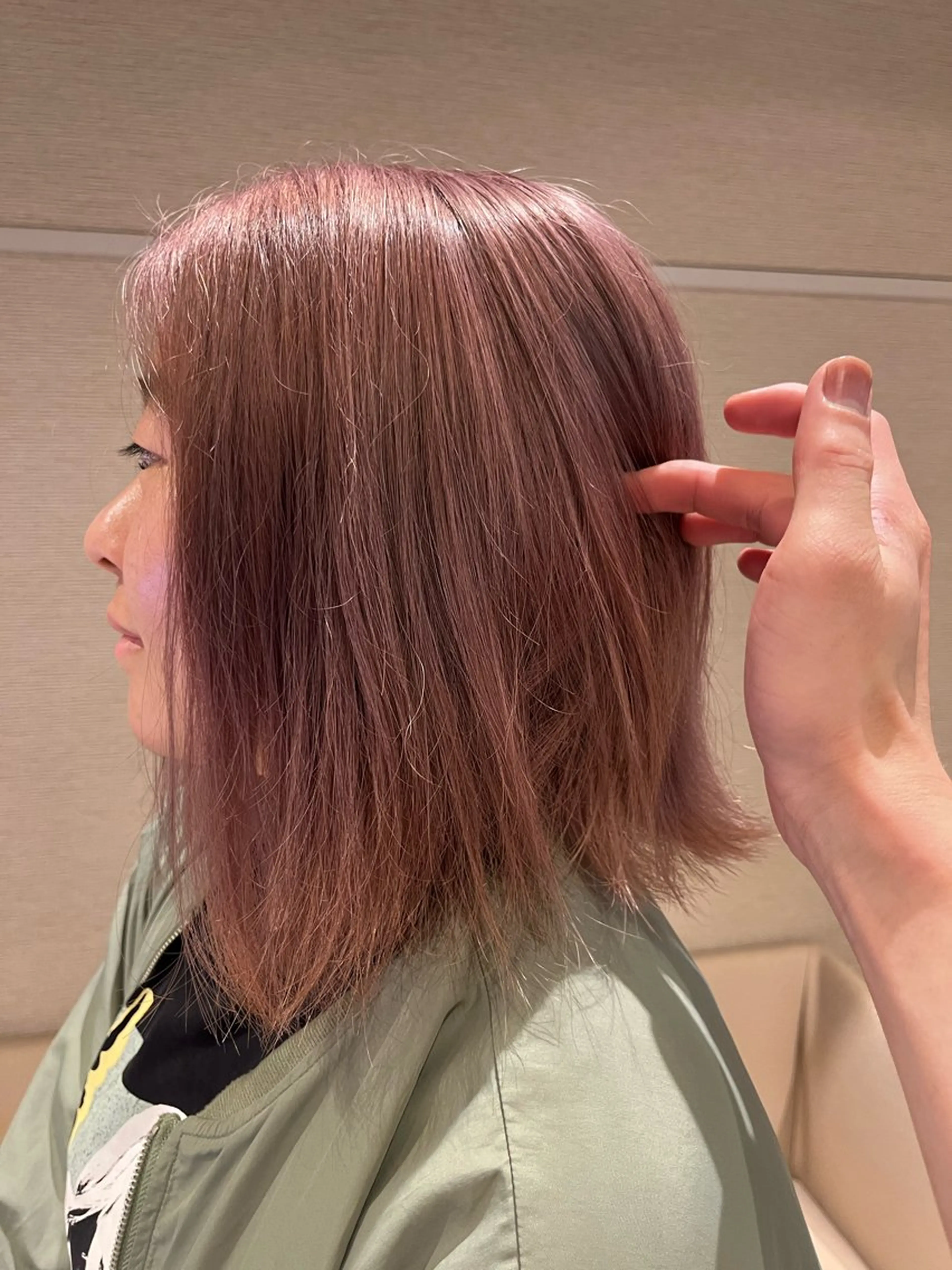 ミディアム カラー ベージュカラー ピンクカラー ピンクベージュ dogstar小林諒 レイヤー/パーマのヘアスタイル