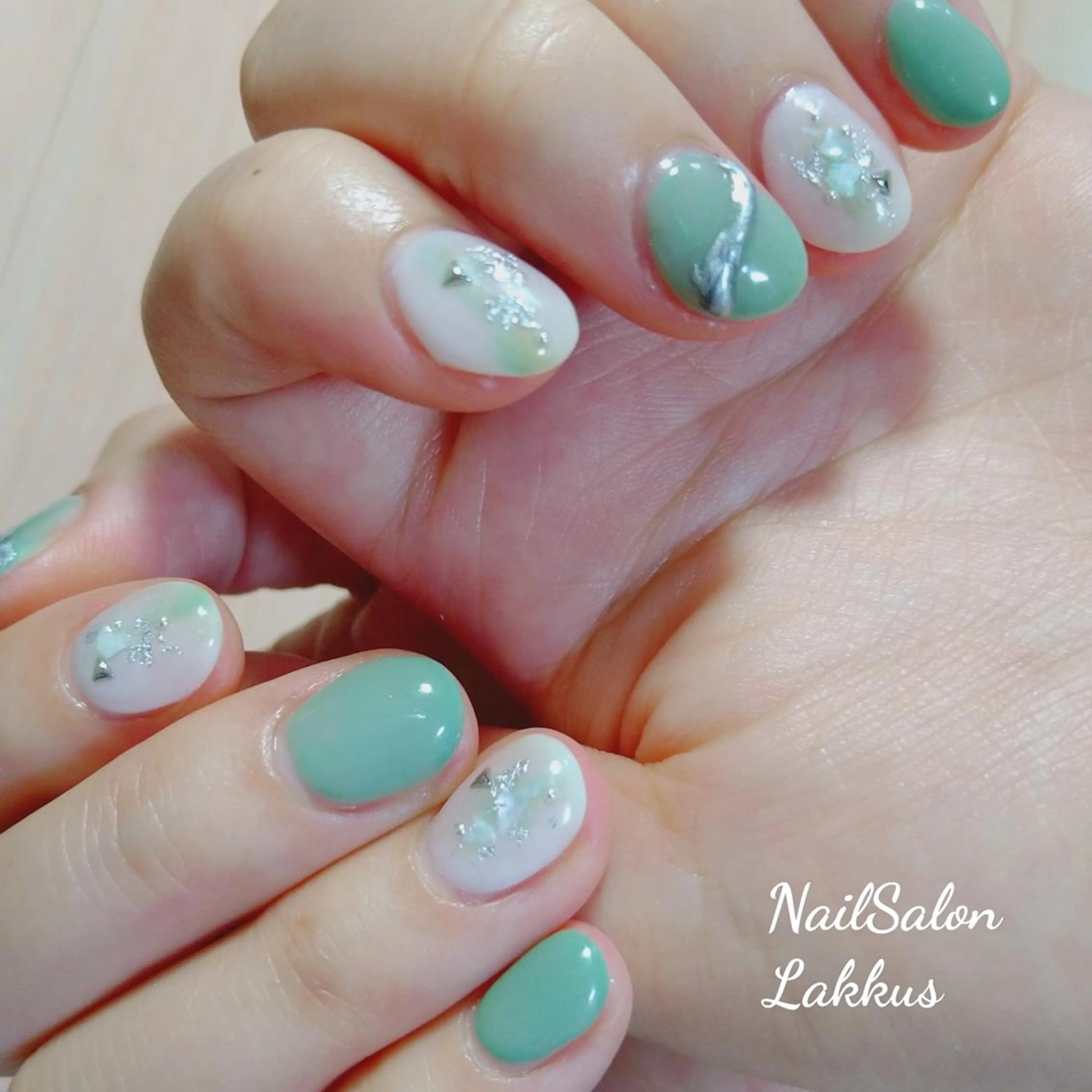 ネイル Lakkus N－Aのネイルデザイン