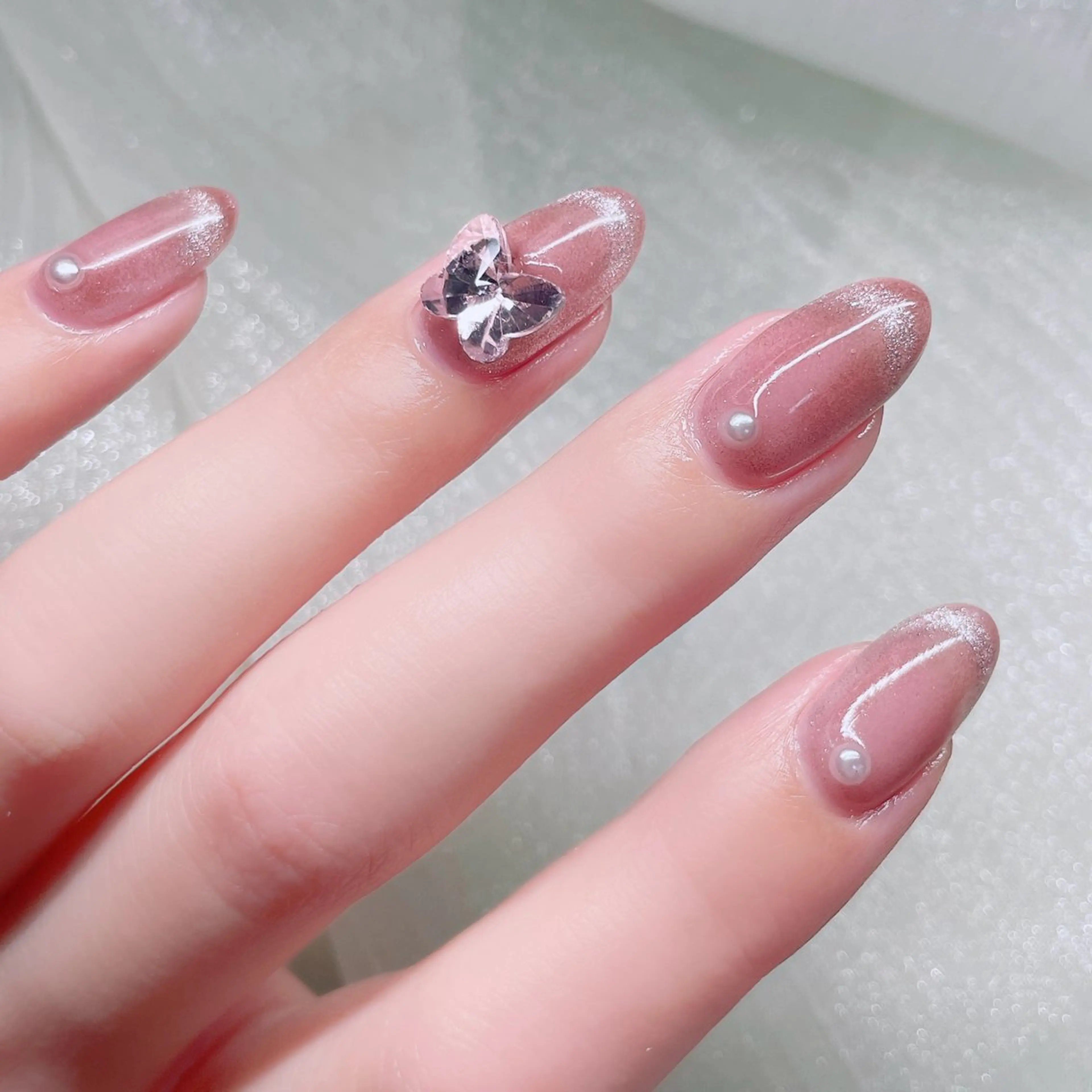 ネイル 長さ出し ピンク ストーンネイル ハンドネイル Nailist SUZU所属・Nailist suzuのネイルデザイン