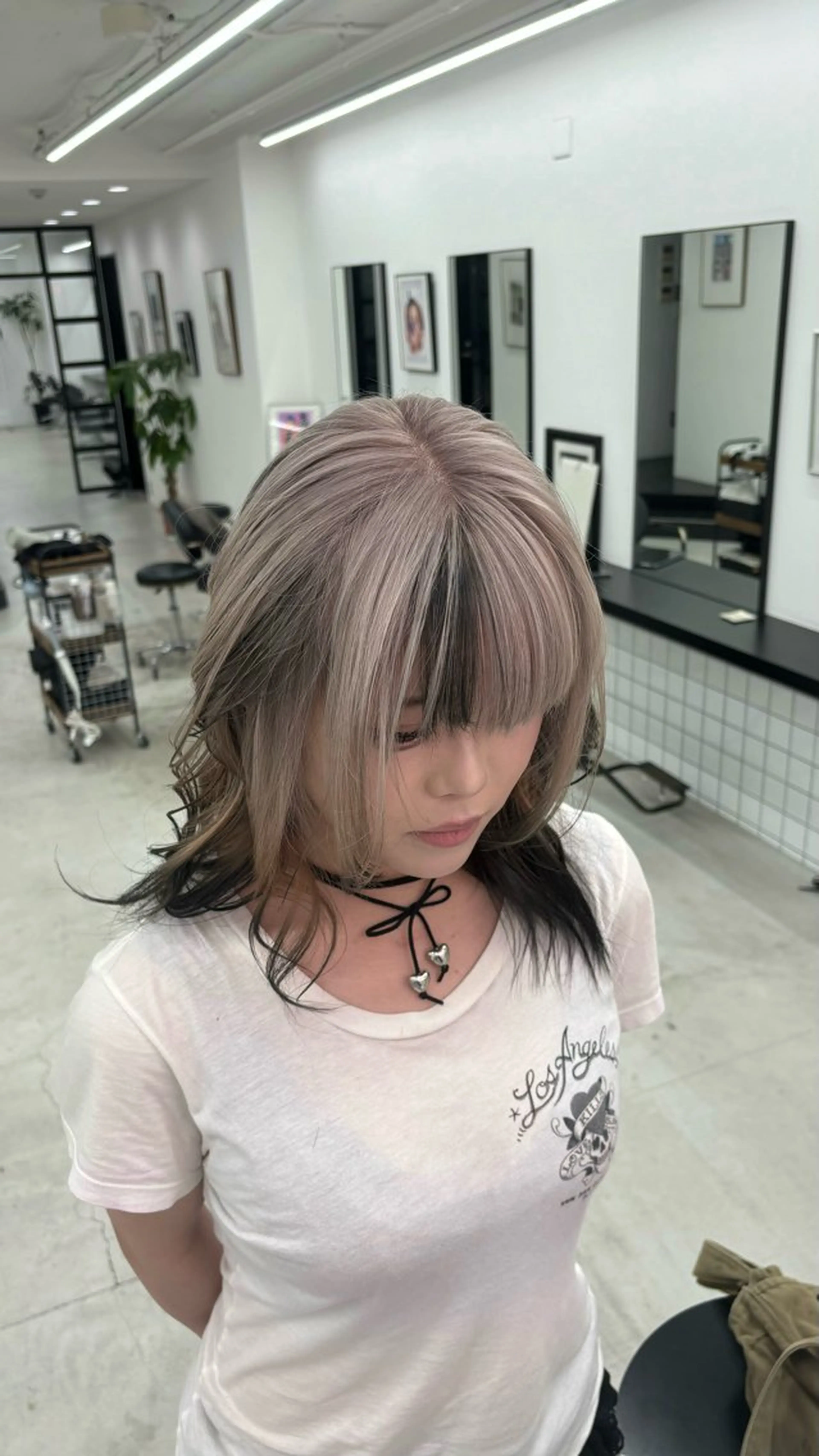 セミロング カラー ベージュカラー ブリーチ デザインカラー ホワイトベージュ カット ヘアカラー トリートメント 🐶ひかる🐶 JILLSTUDIOのヘアスタイル
