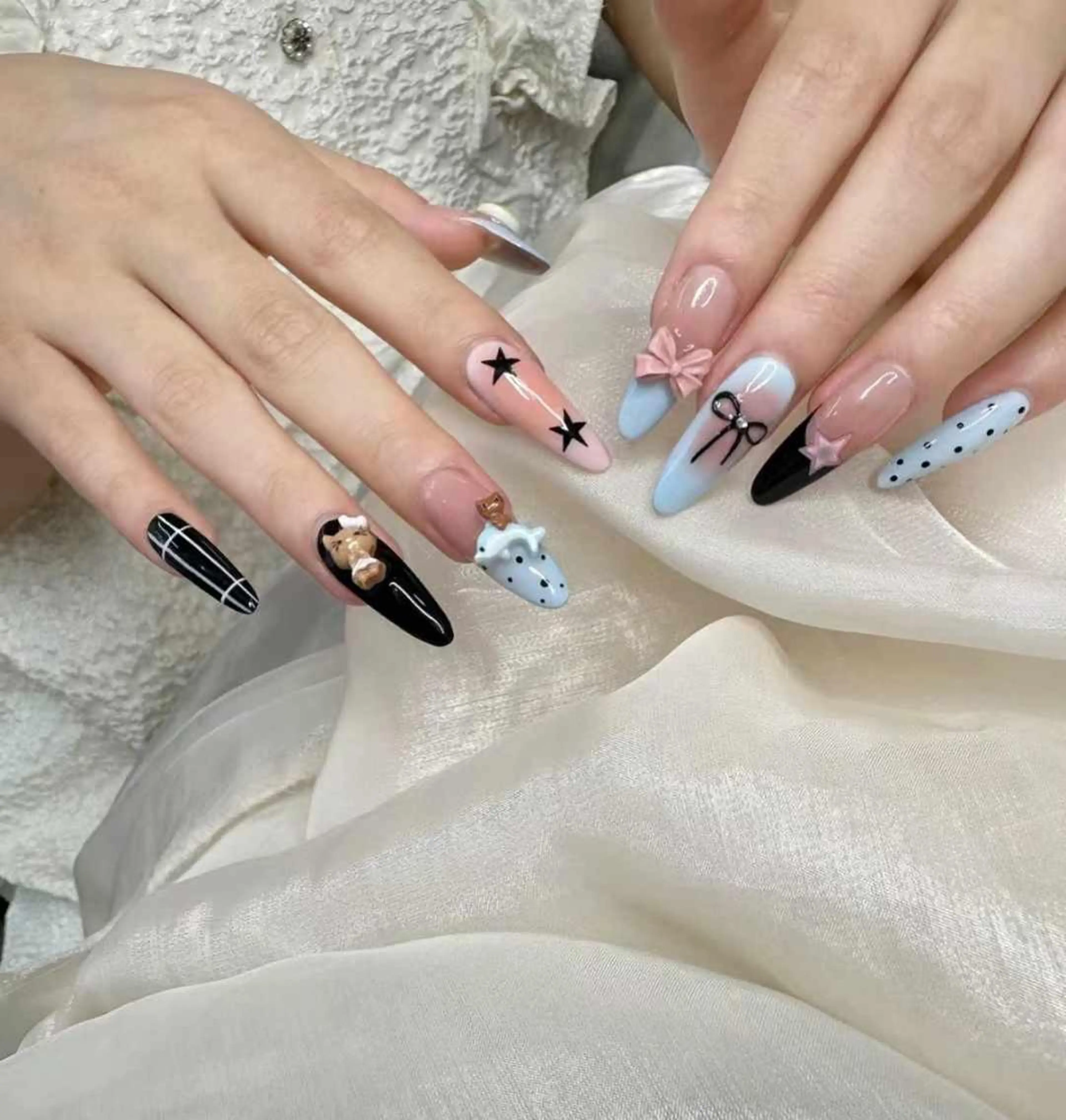 ネイル VIVIAN リサのネイルデザイン