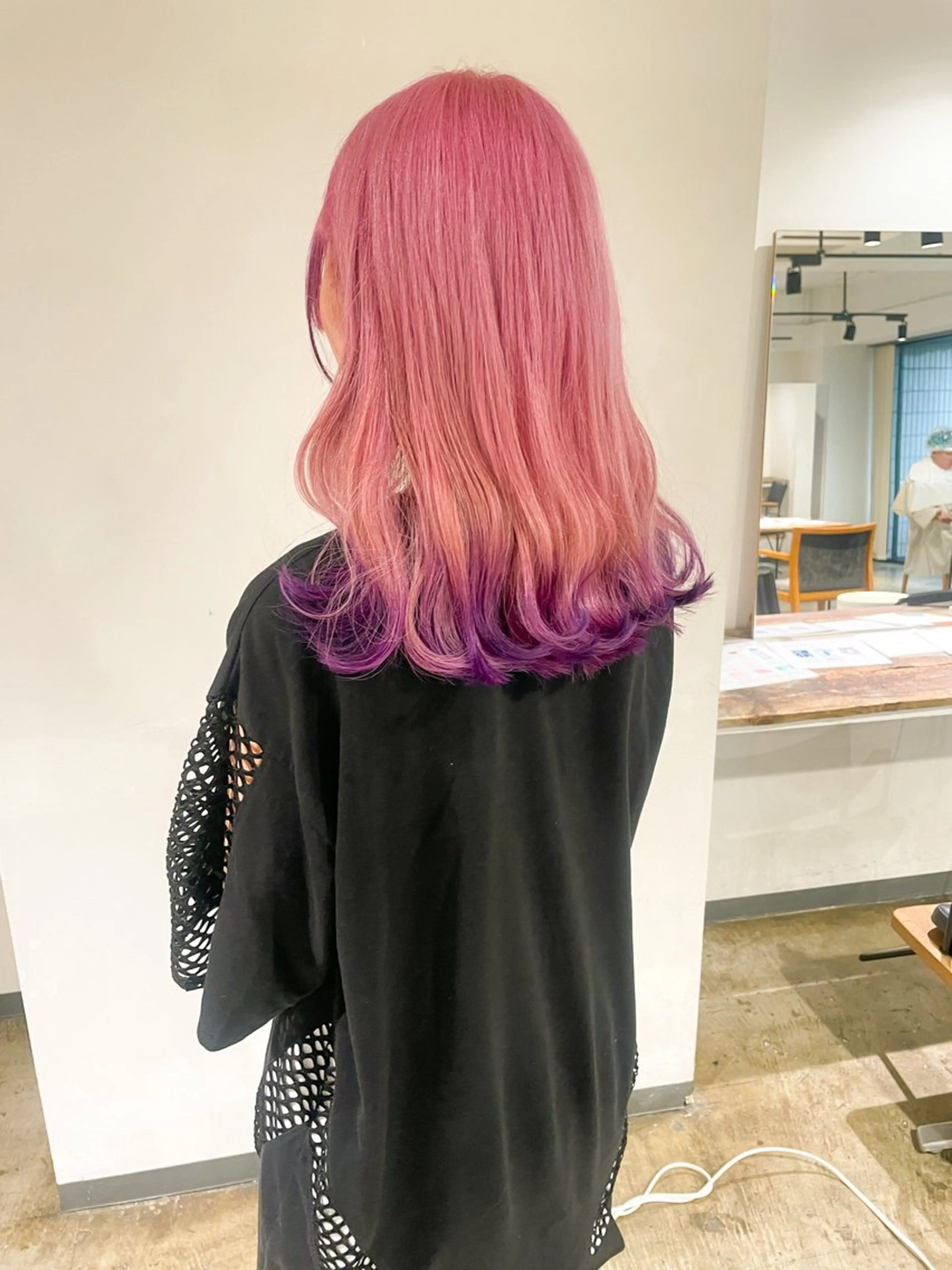 カラー デザインカラー ラベンダーカラー ピンクカラー ピンクラベンダー ヘアカラー トリートメント ハイトーン/レイヤー /ケアブリーチ石川治のヘアスタイル