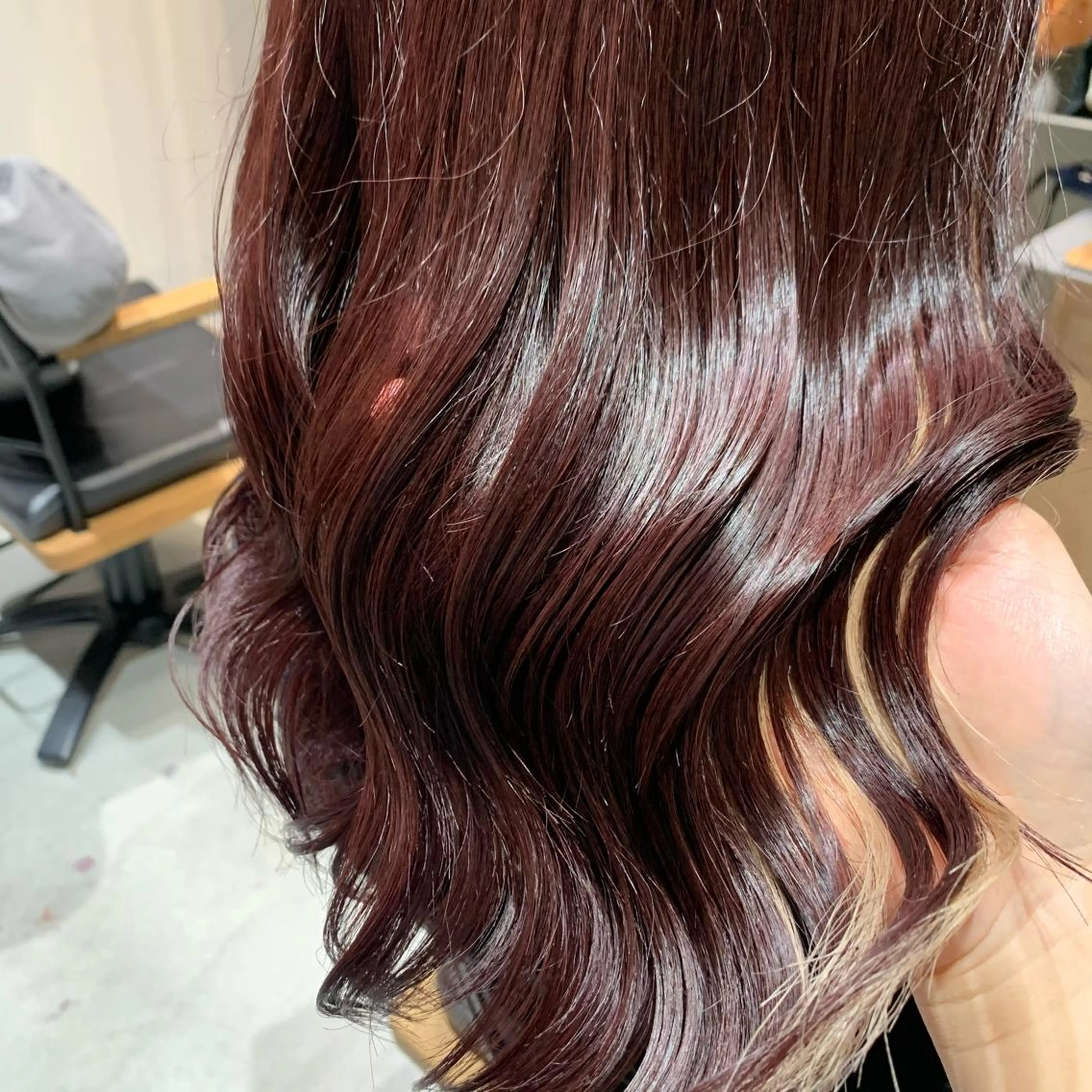 ミディアム カラー ベージュカラー ホワイトベージュ hair  bh.maara所属・bh.maara デザイン／ハイトーンのヘアスタイル