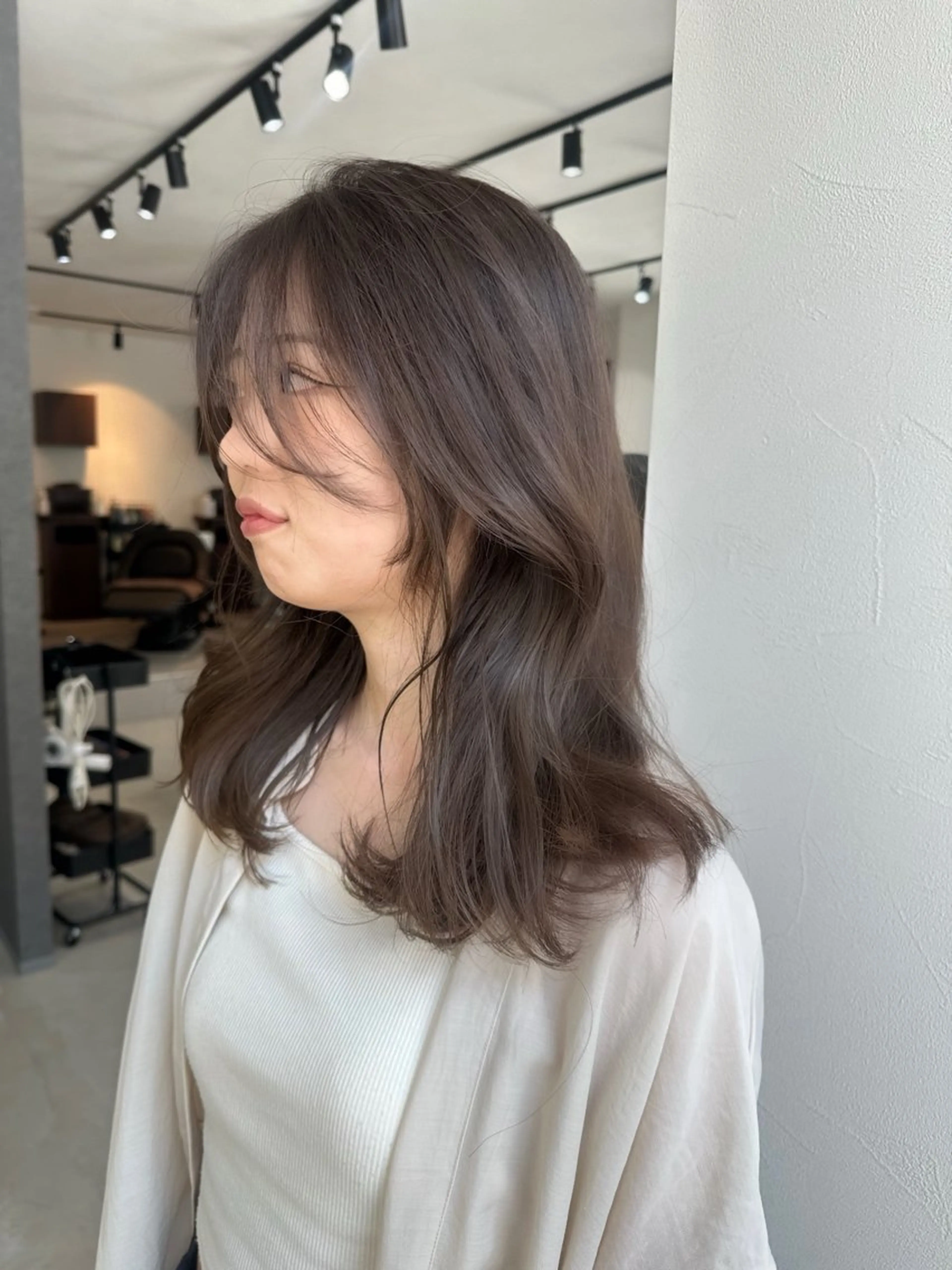 ミディアム カラー 透明感カラー 🩰asumiのヘアスタイル