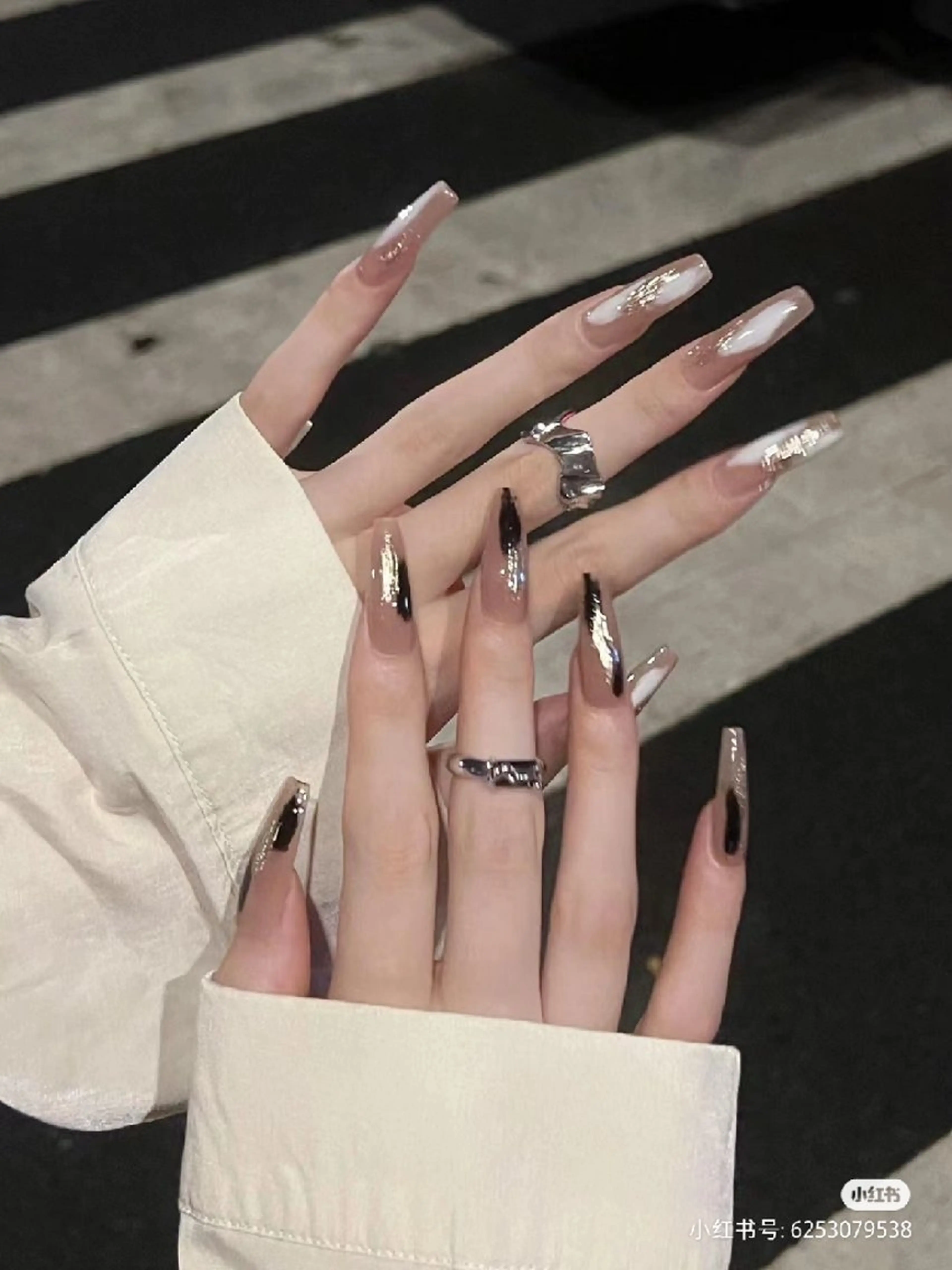 ネイル Theone栄店 伊藤のネイルデザイン