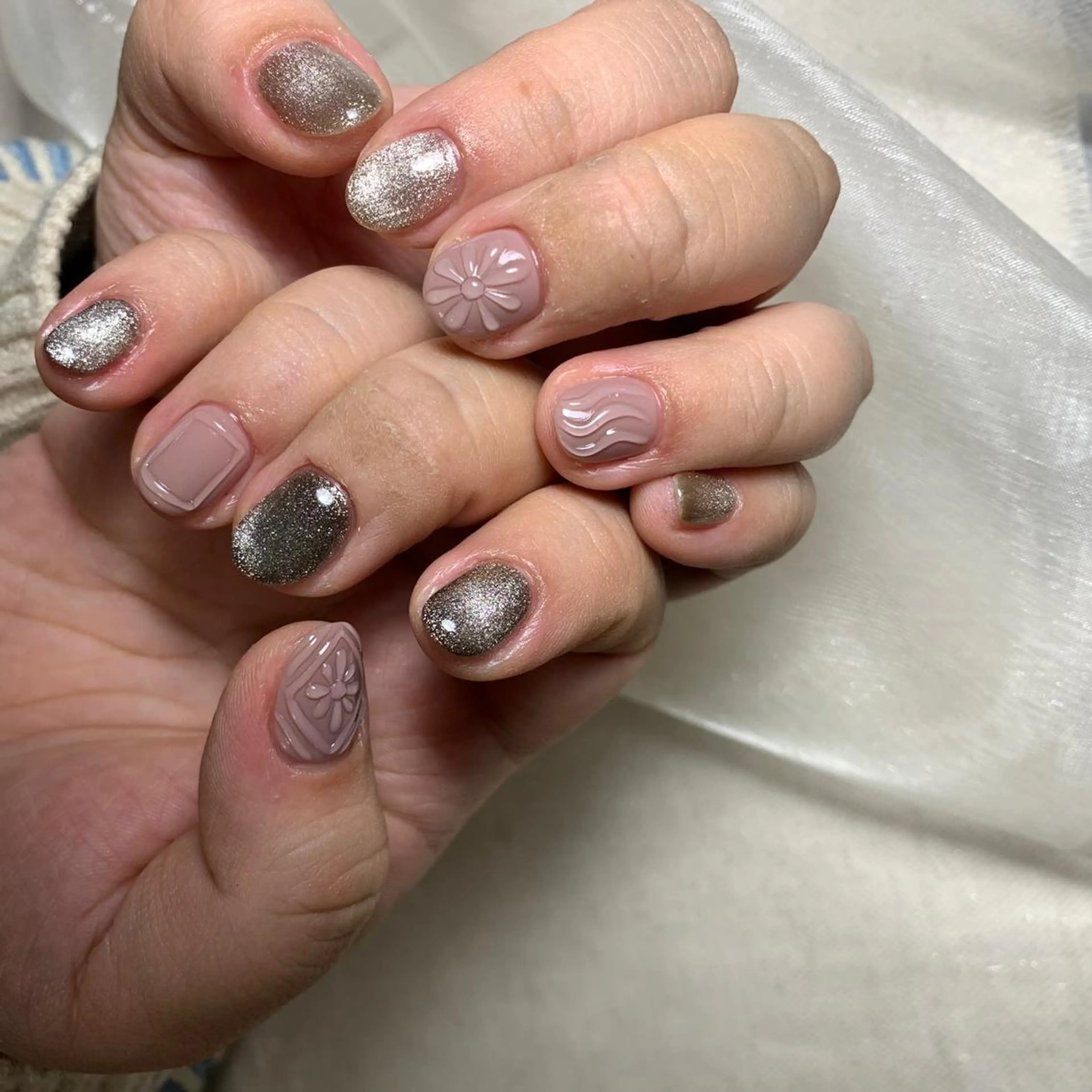 ネイル repos~ルポ~所属・里見 麗のネイルデザイン