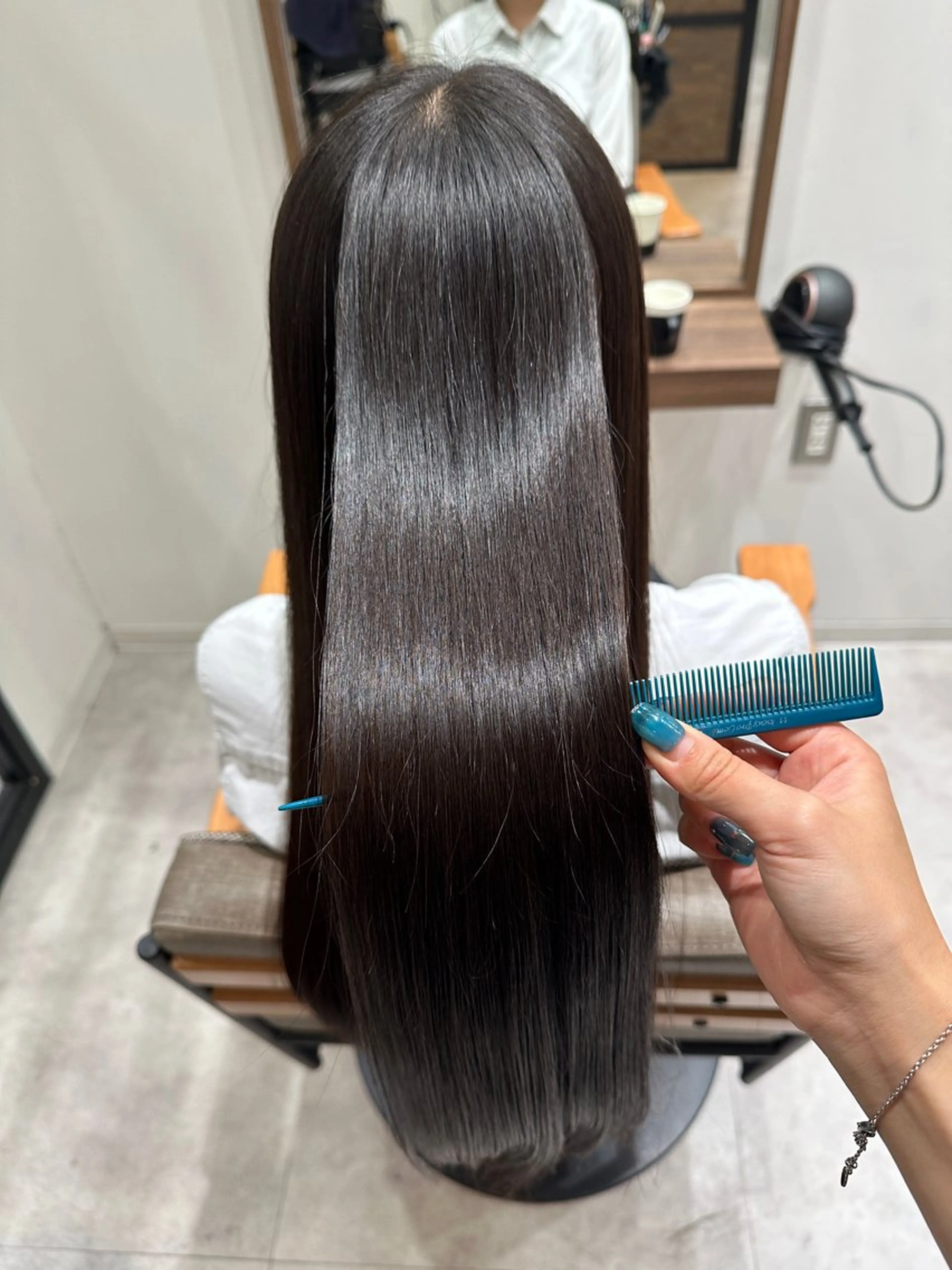 ロング カット 縮毛矯正 トリートメント 💙美髪救世主💙 関華蓮のヘアスタイル