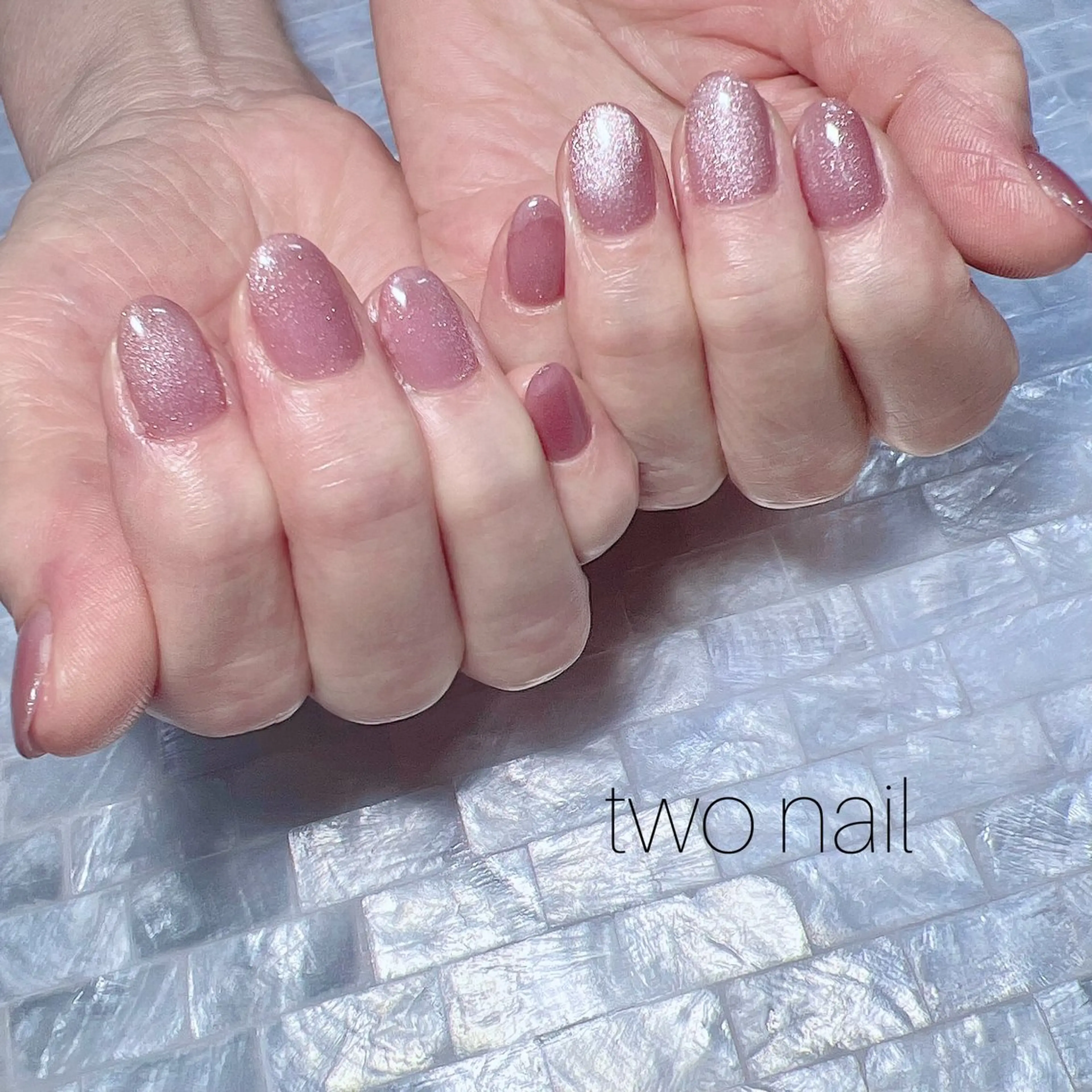 ネイル キラキラネイル マグネットネイル ネイルチップ ホワイト ハンドネイル two nailのネイルデザイン