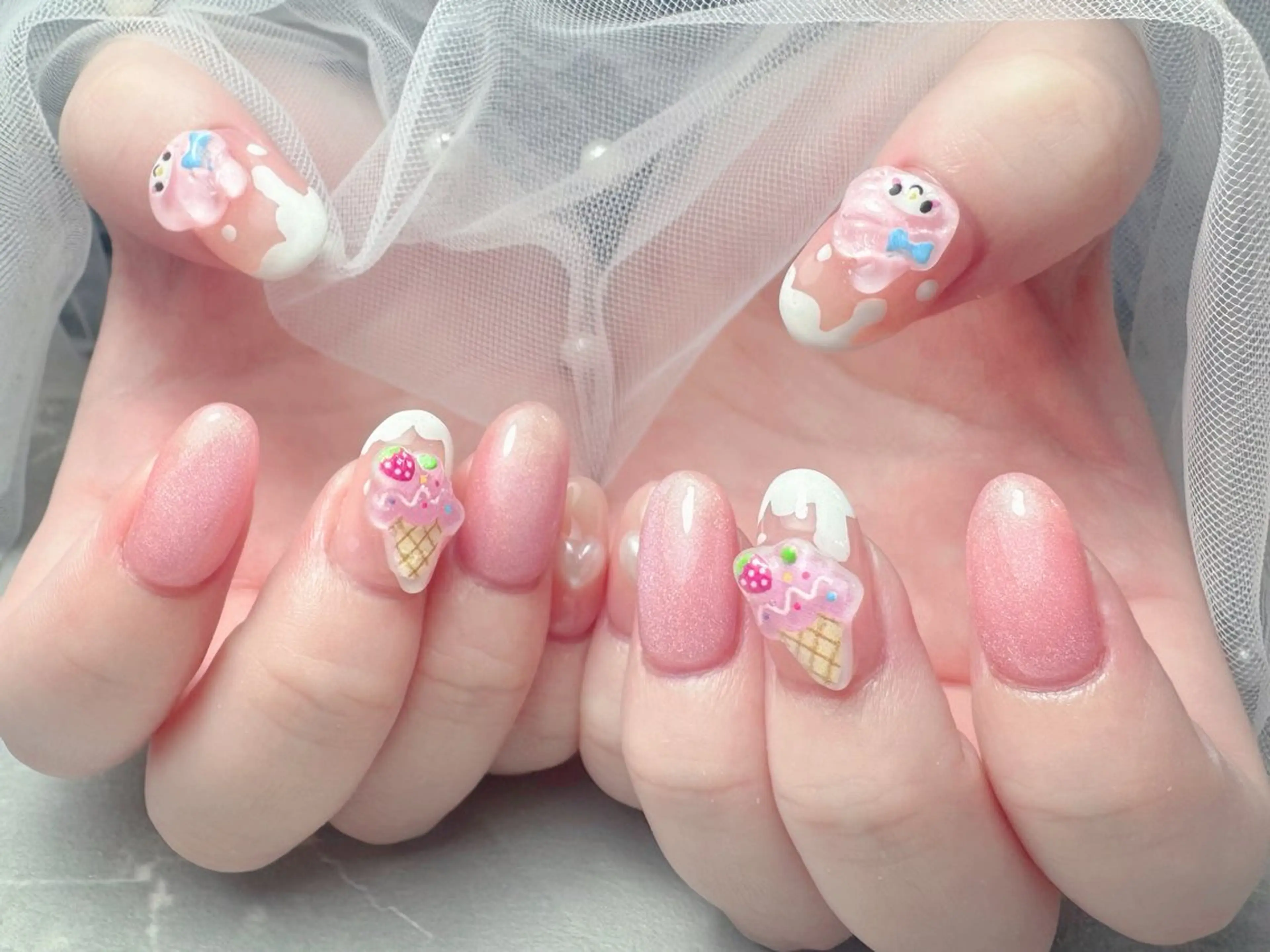 ネイル ハンドネイル マジックミラー所属・マジック ミラーのネイルデザイン