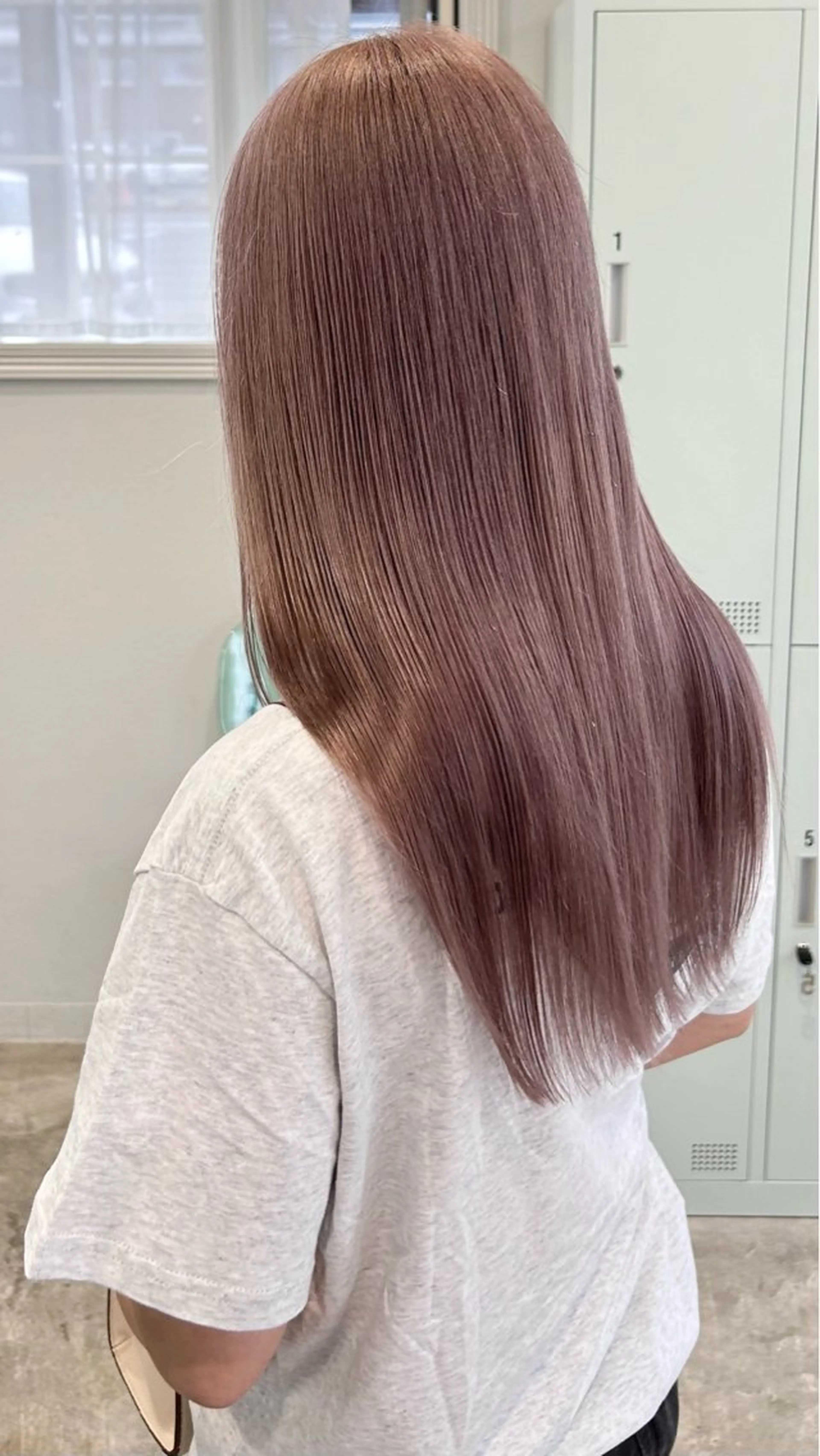 ロング みなみ/ブリーチ/ ダイアモンドリリーのヘアスタイル