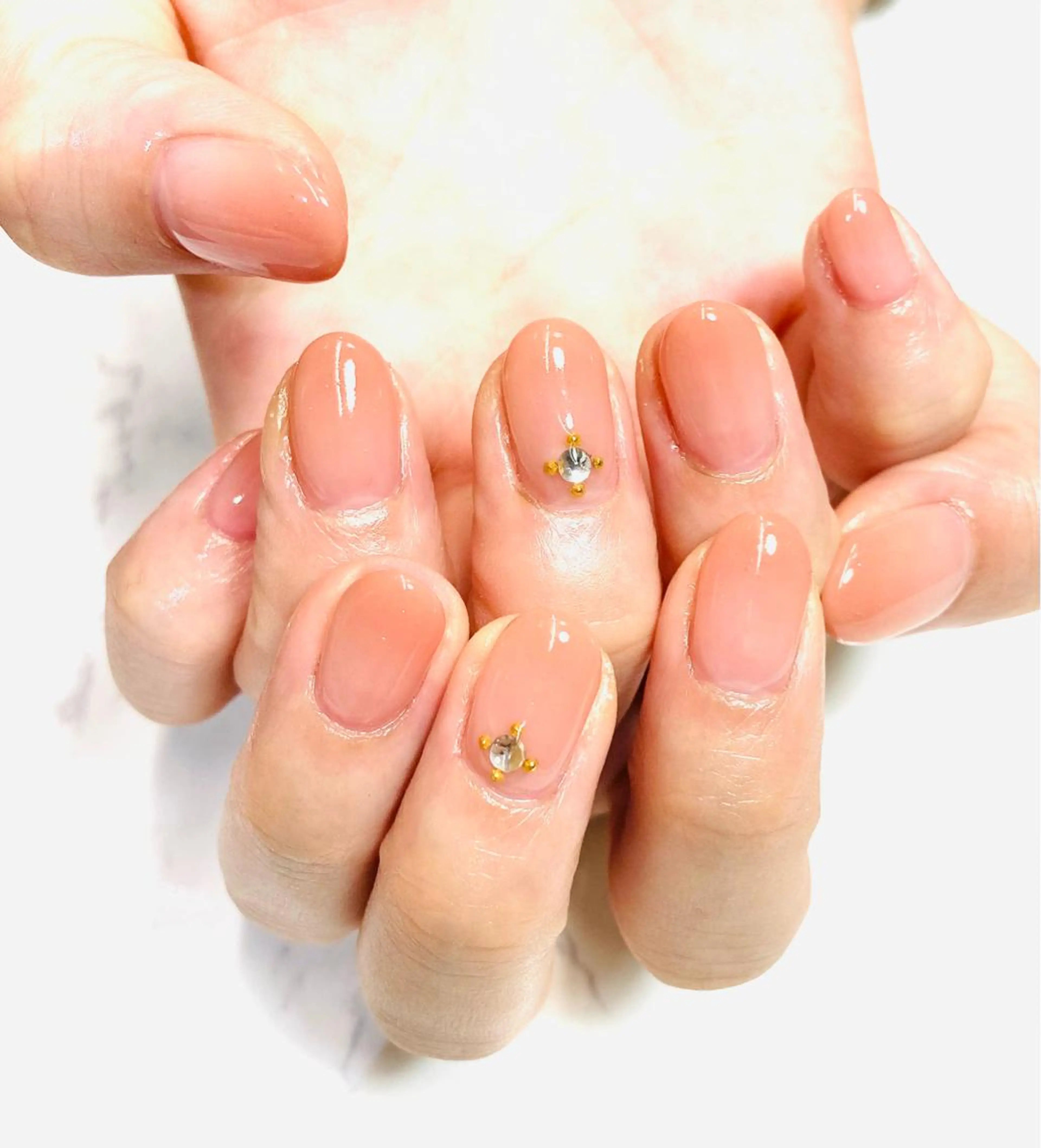 ネイル ストーンネイル ハンドネイル one nailsalonのネイルデザイン