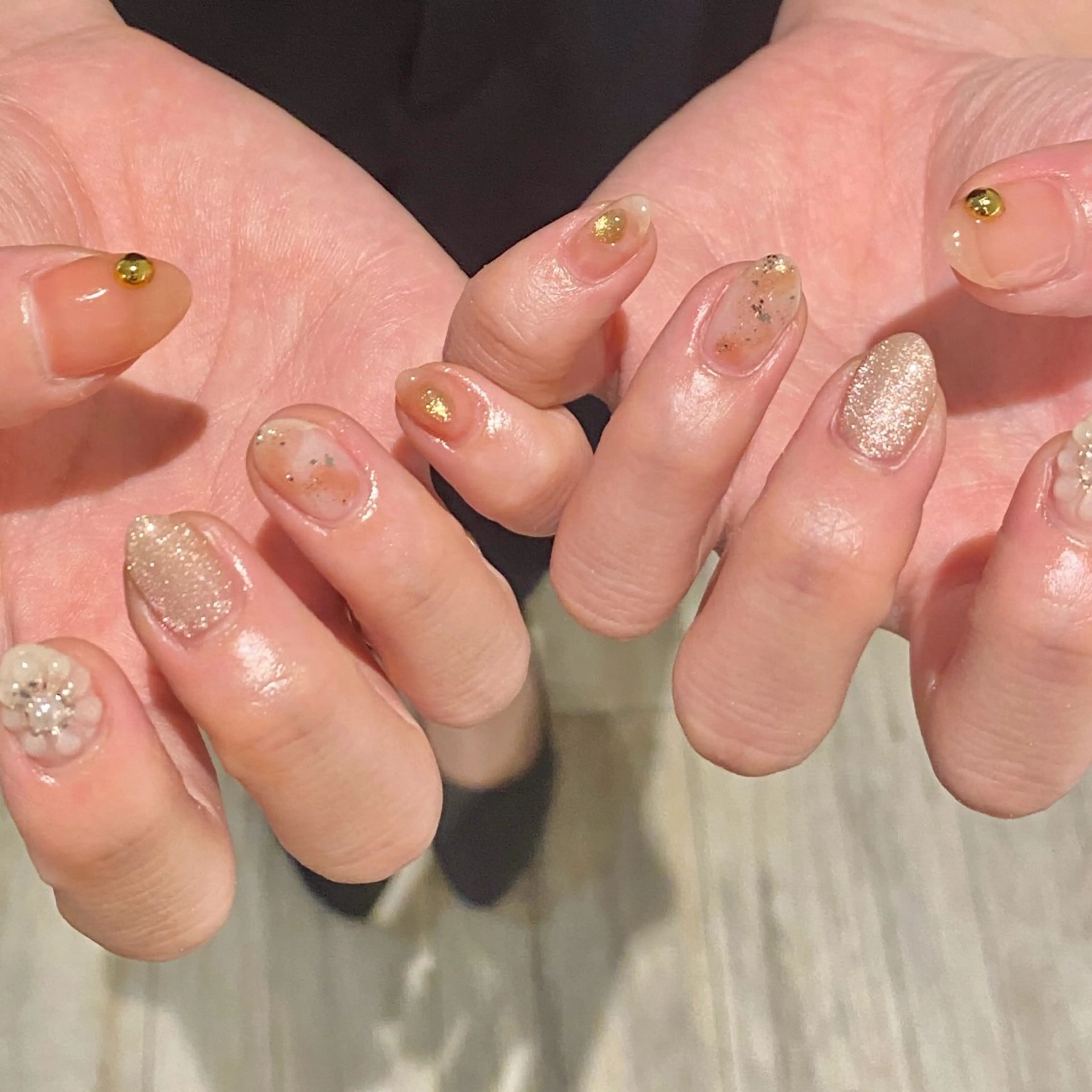 ネイル フラワーネイル マグネットネイル ニュアンスネイル ぷっくりネイル Loca所属・Loca.nails Kasumiのネイルデザイン