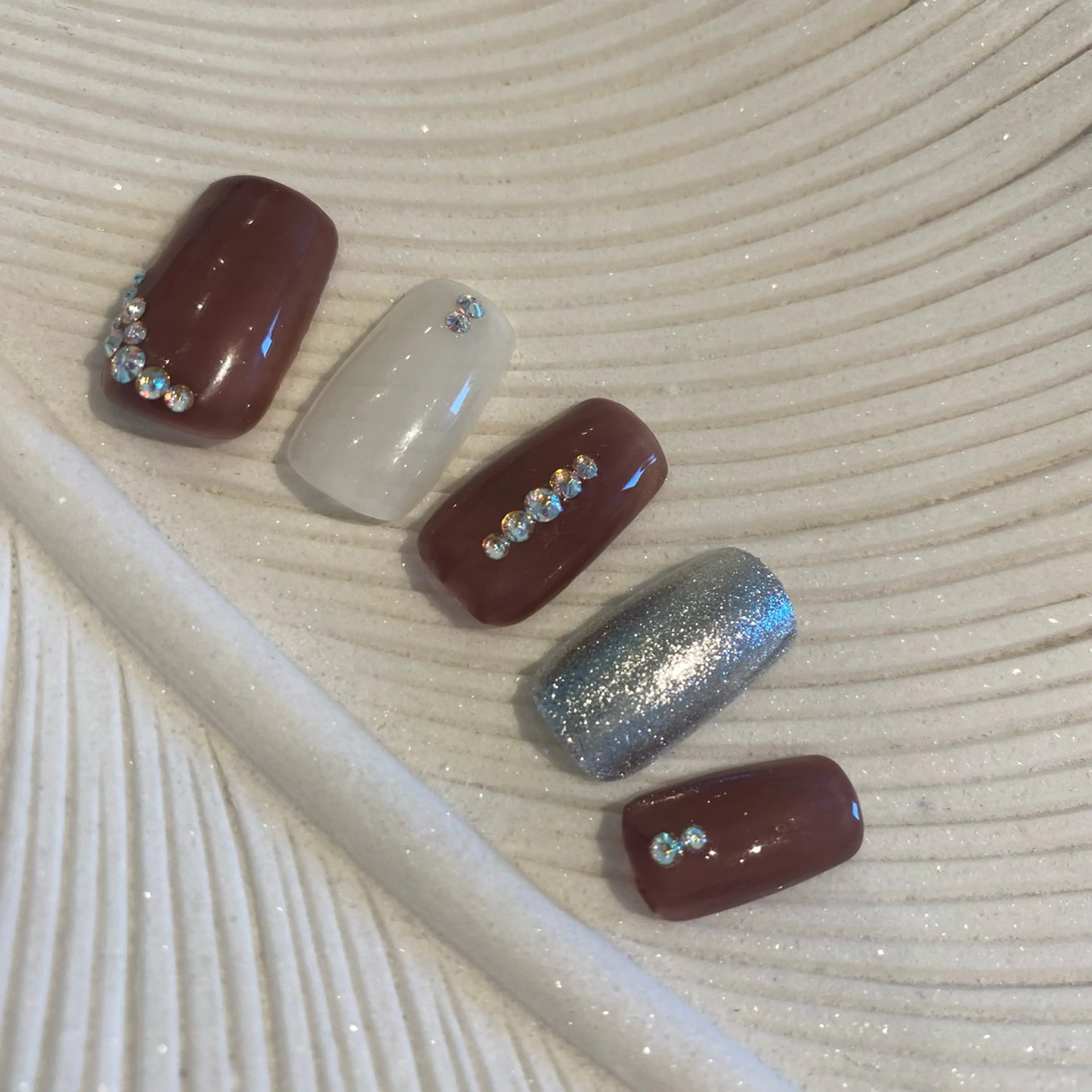 ネイル AurorA Enaのネイルデザイン