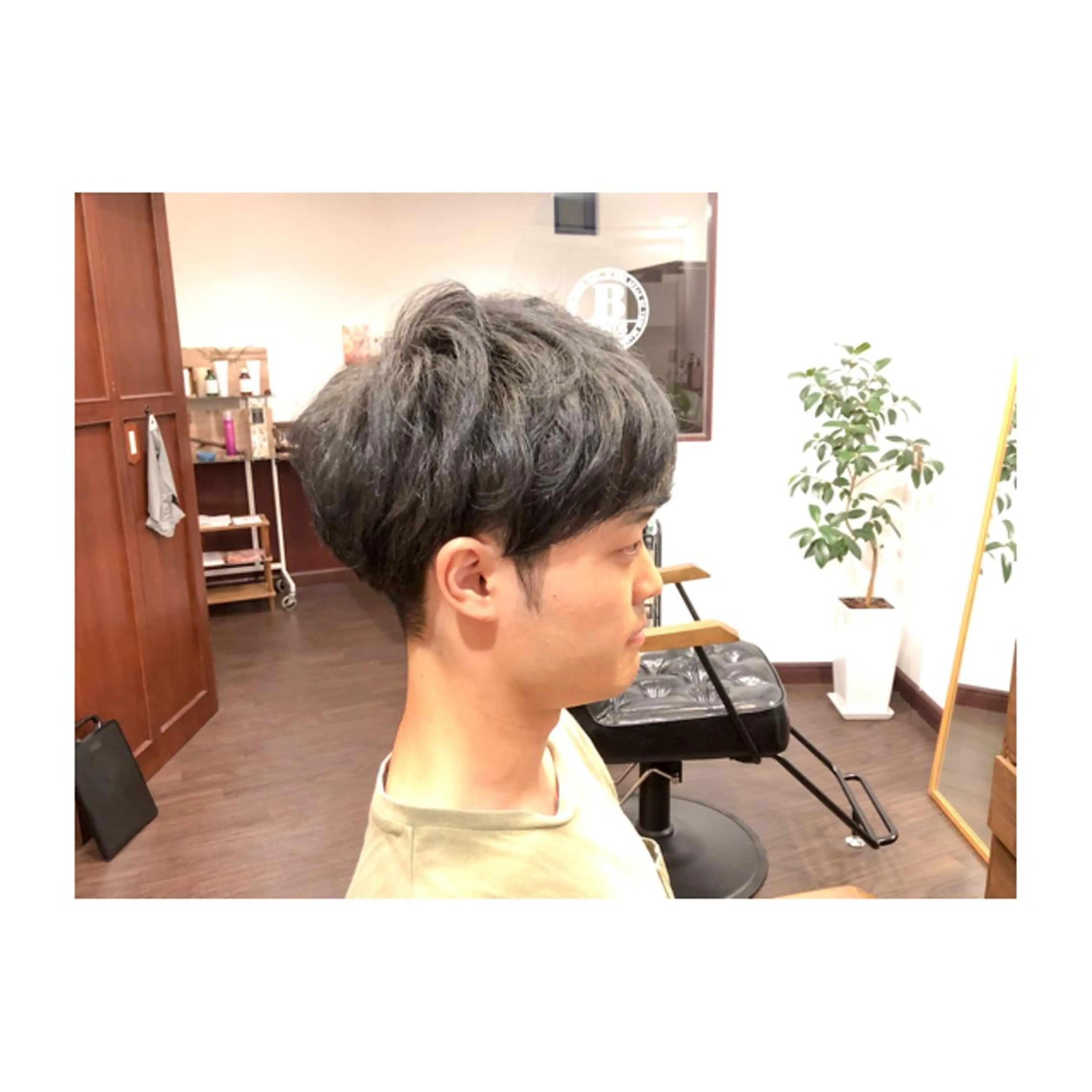 ショート カラー メンズ マッシュ シルバー HAIRsalon BONDS所属・山本 佳裕のヘアスタイル