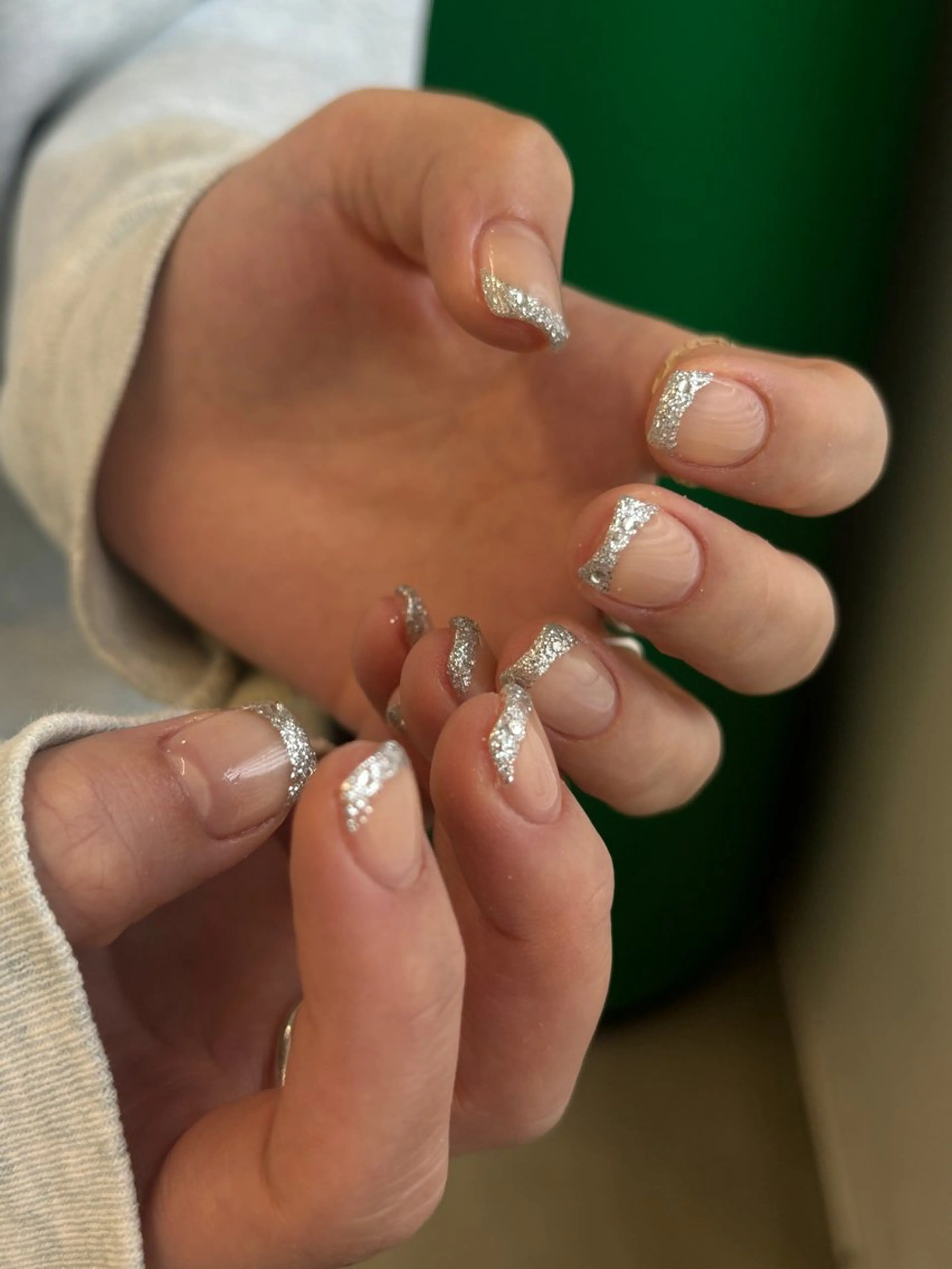 ネイル シルバー ストーンネイル ハンドネイル chika ／ nailのネイルデザイン