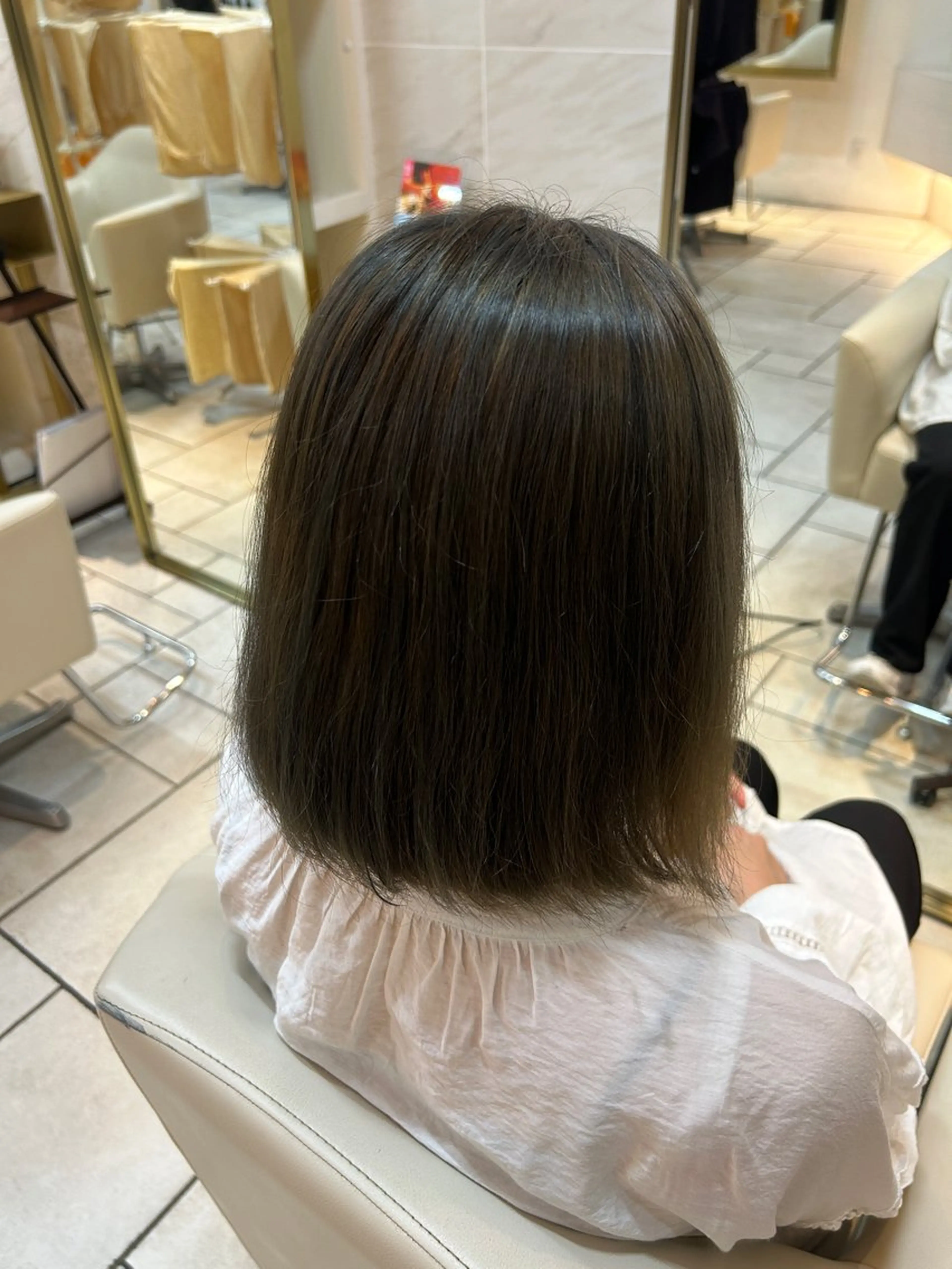 カラー 透明感カラー オリーブカラー オーロ宝塚店所属・林 唯翔のヘアスタイル