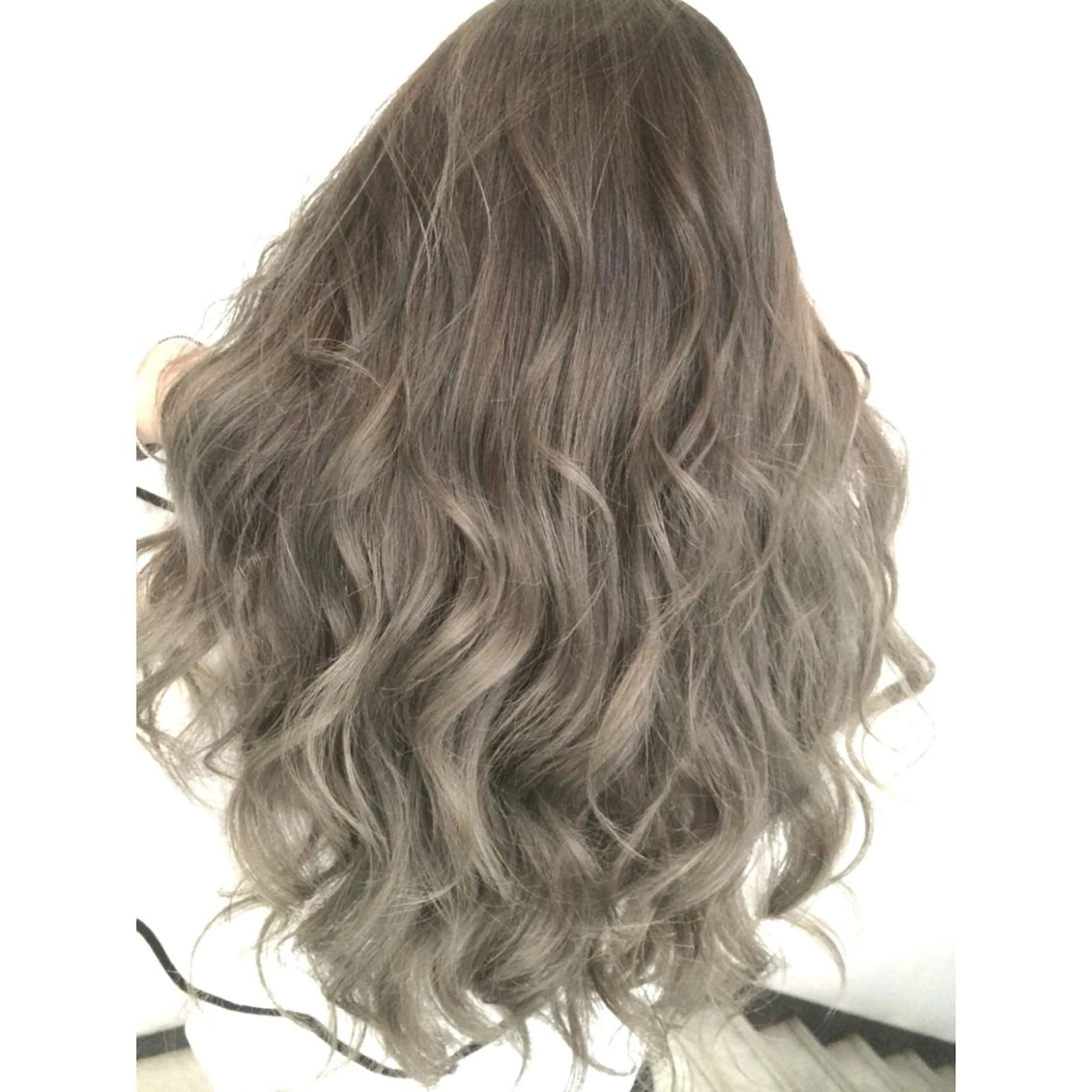 ロング カラー バレイヤージュ レイヤーカット 井上 一平のヘアスタイル