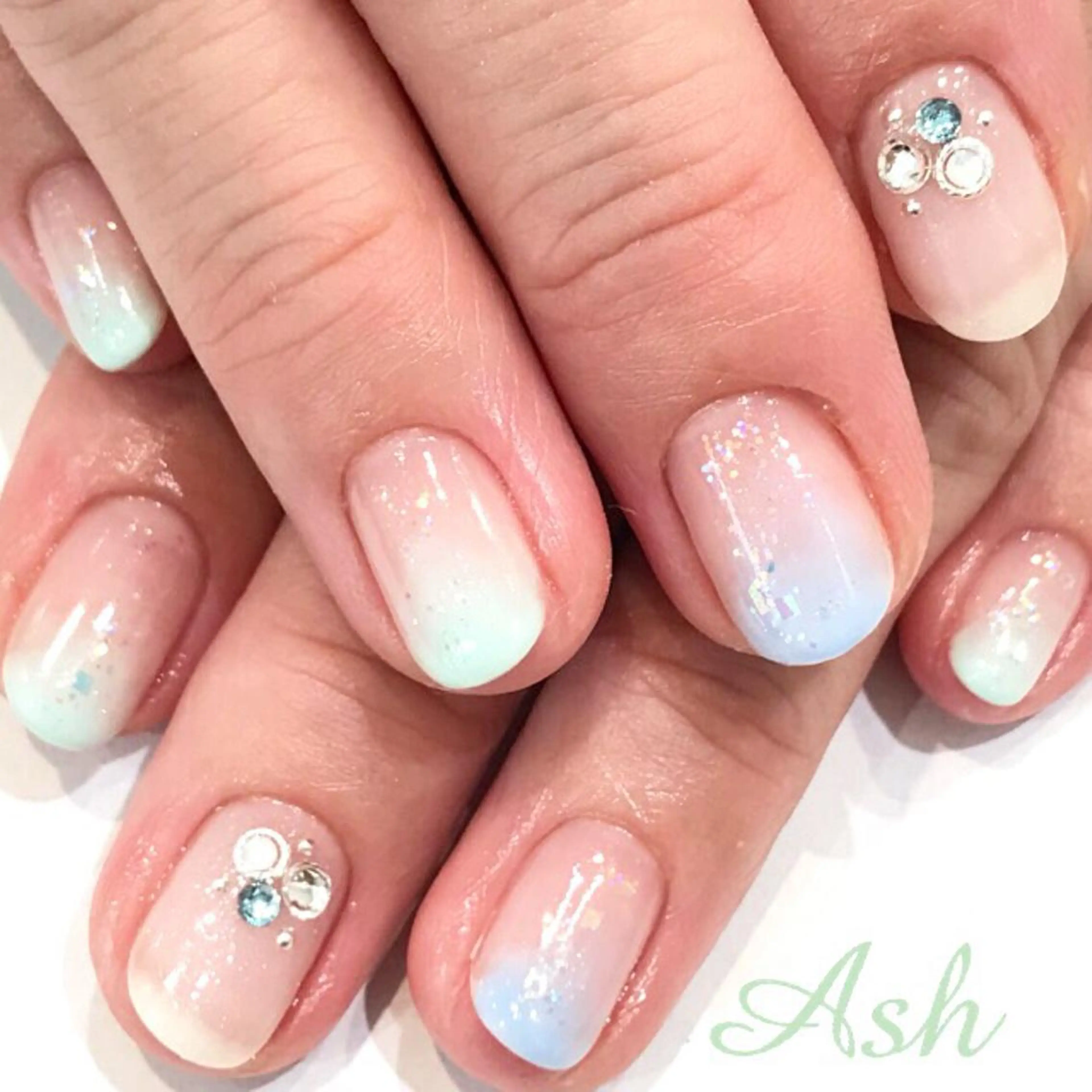 ネイル 🩵NORIKO 上品ネイルが得意🩵のネイルデザイン