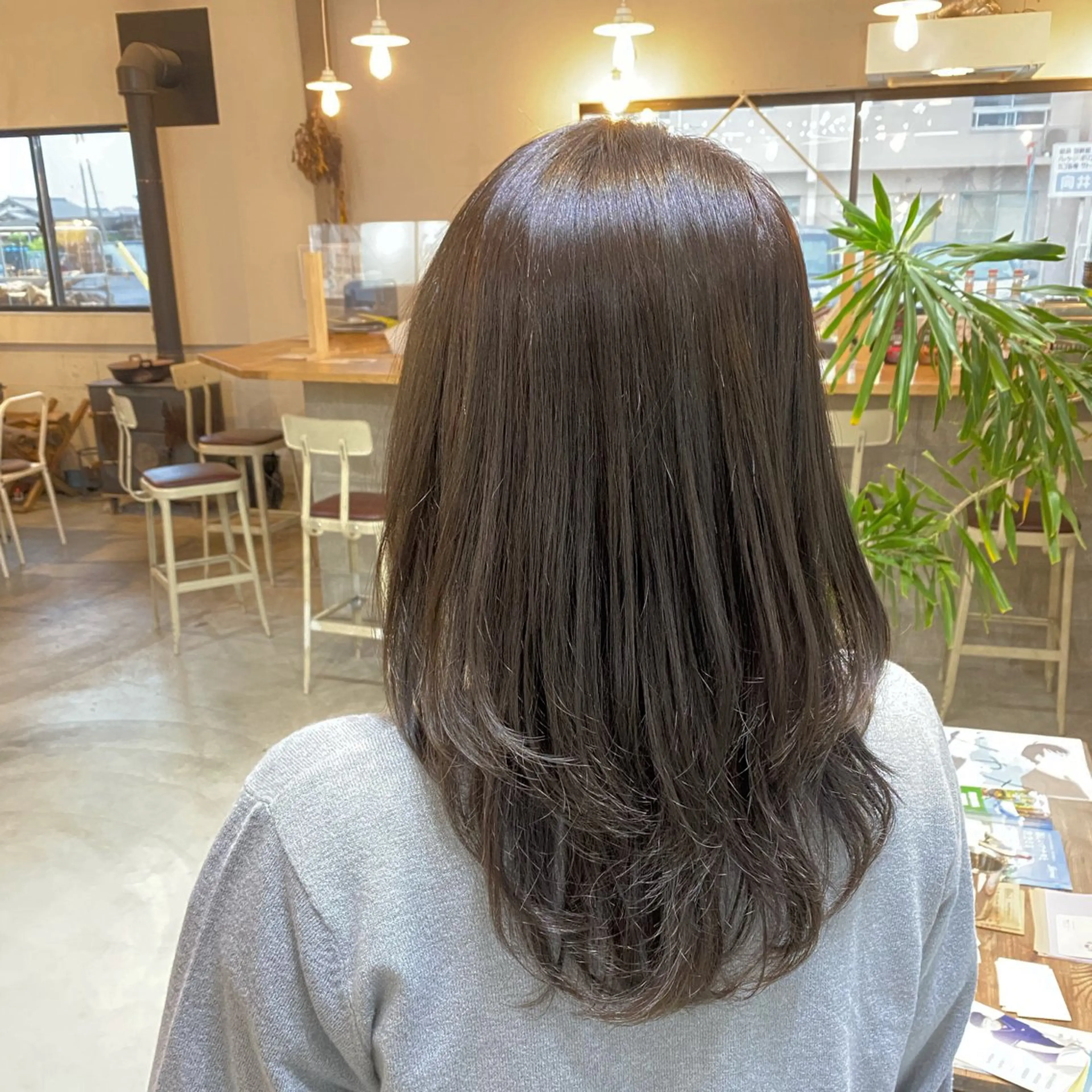 セミロング カラー ブリーチ グレージュ ブリーチなしカラー カット ヘアカラー HAIR DESIGN chambord所属・大西 未来のヘアスタイル
