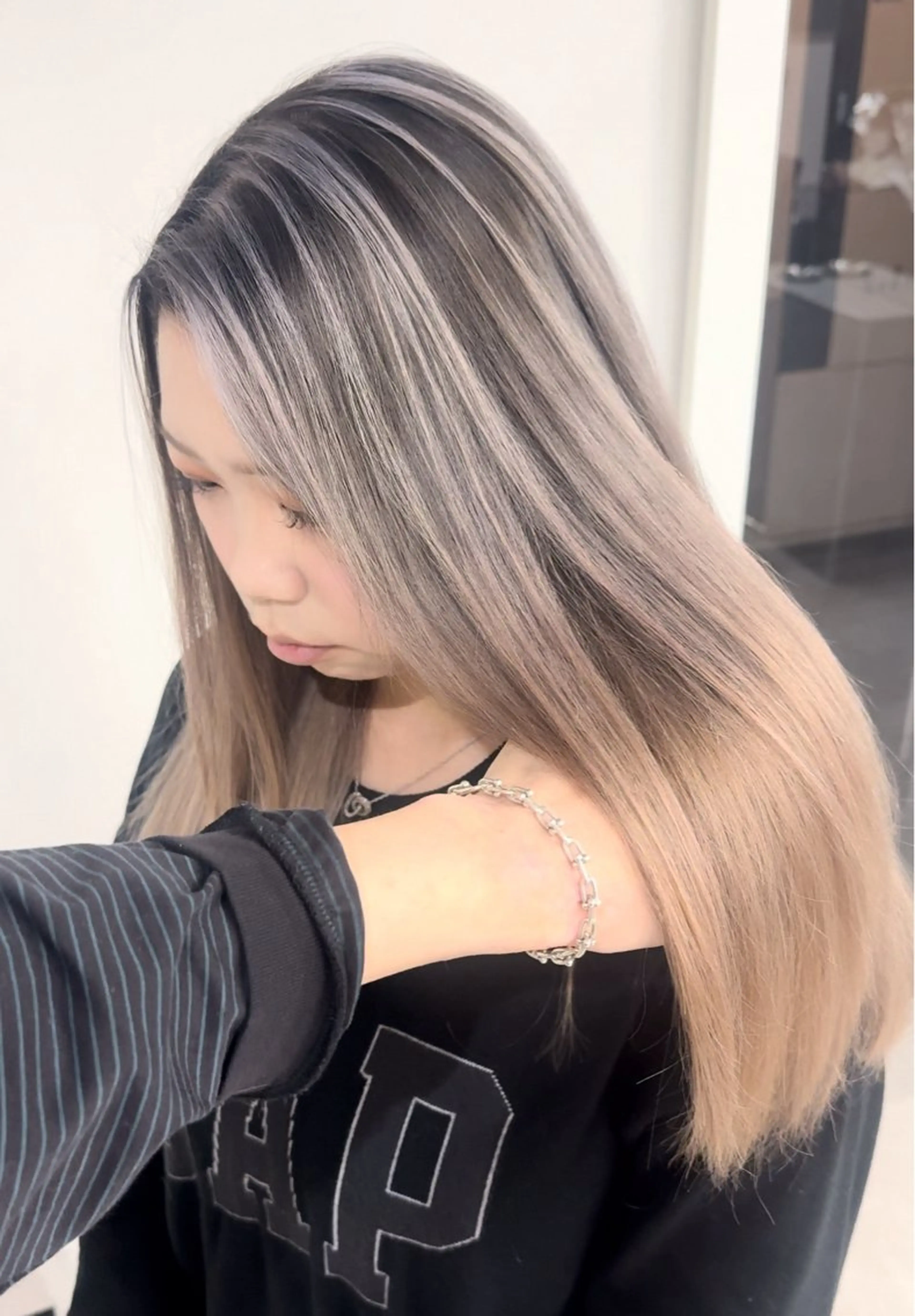 ロング ハイライト レイヤーカット 神戸でブリーチなら puty/レイヤーのヘアスタイル